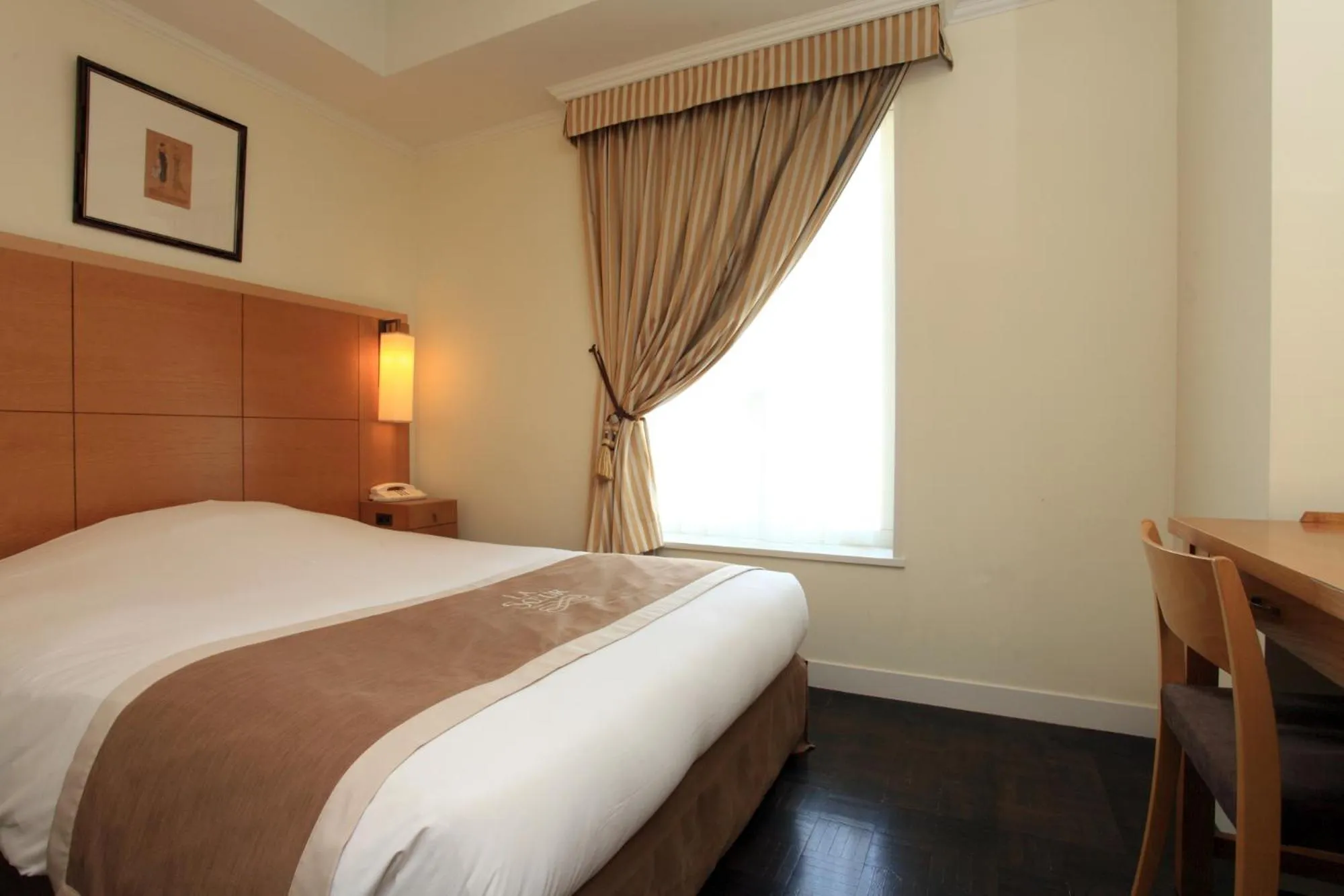 Photo of the whole room, Bed in Hotel Monterey Lasoeur Ginza