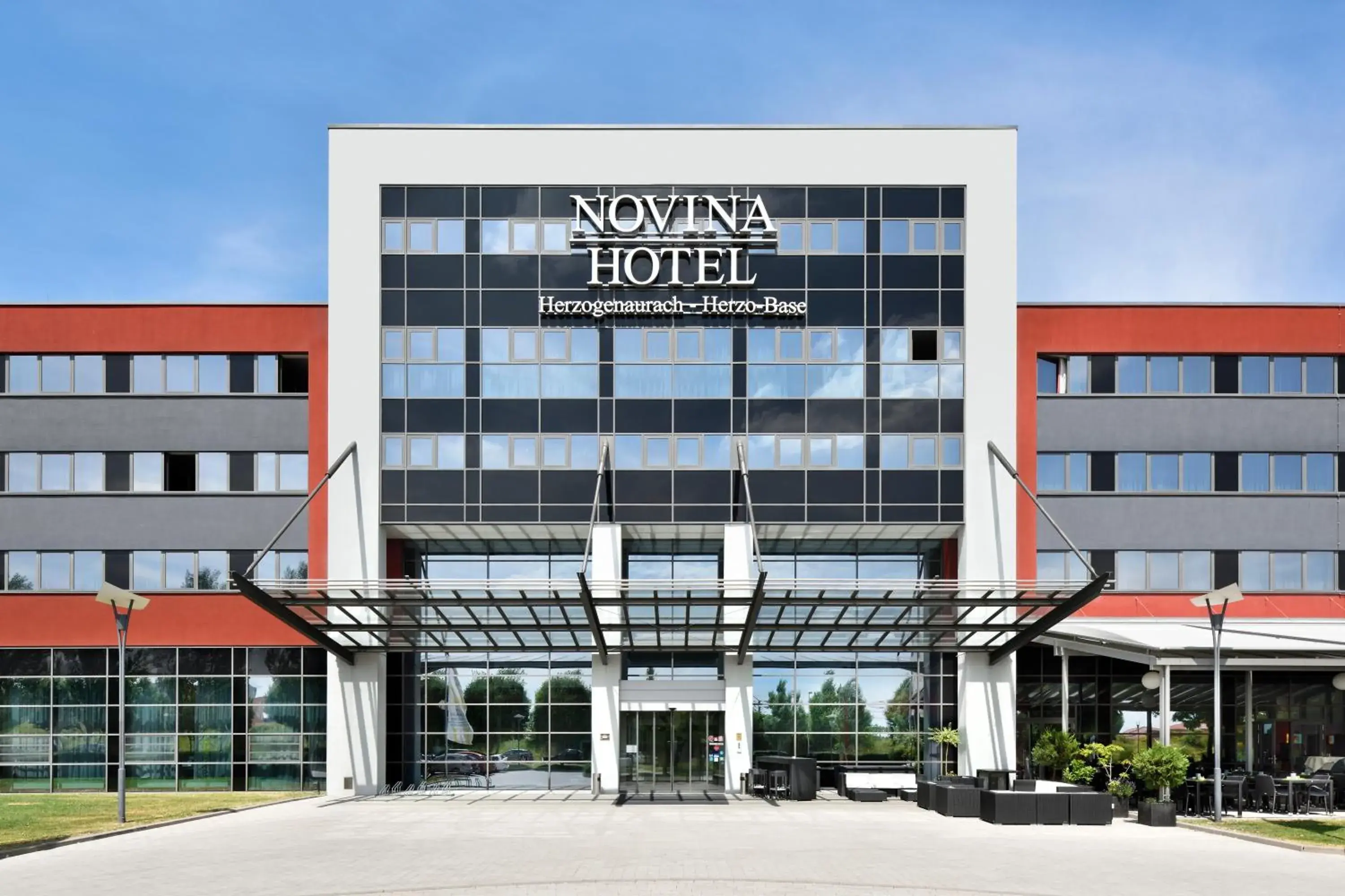 Property Building in Novina Hotel Herzogenaurach Herzo-Base