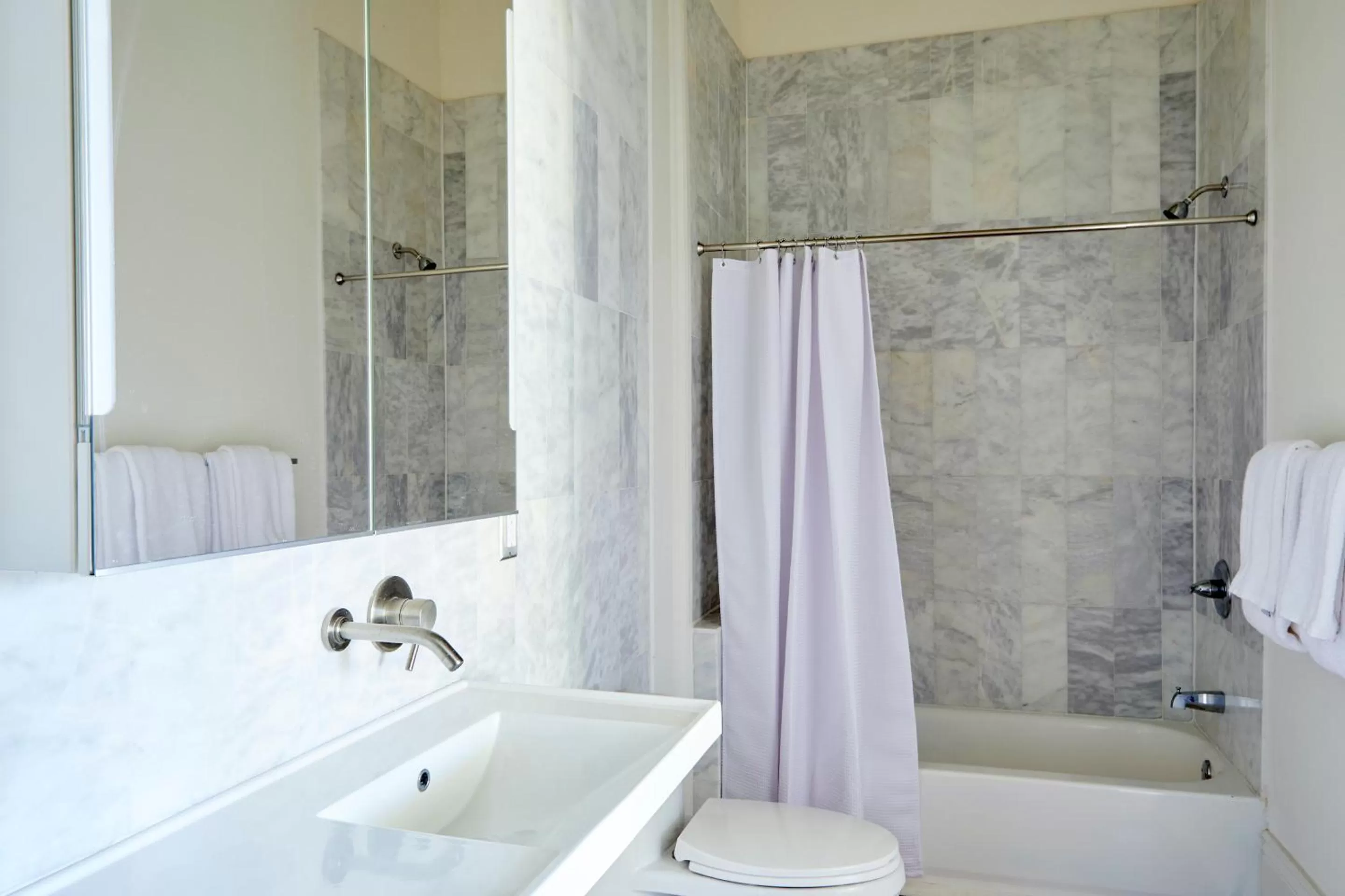 Living room, Bathroom in Sonder at Par L'Eau