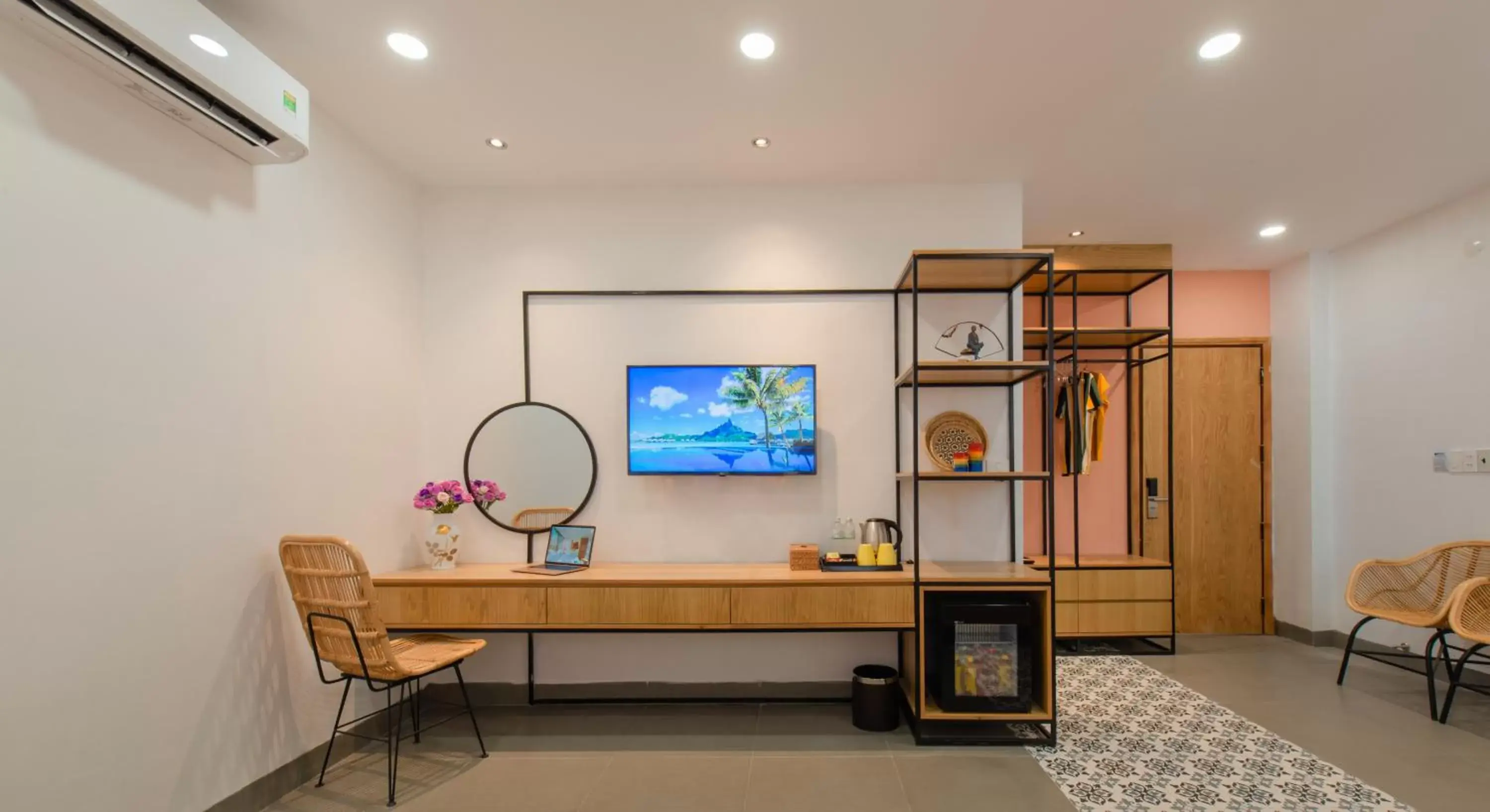 Photo of the whole room in Shoho Hotel Nha Trang Photo of the whole room in Shoho Hotel Nha Trang