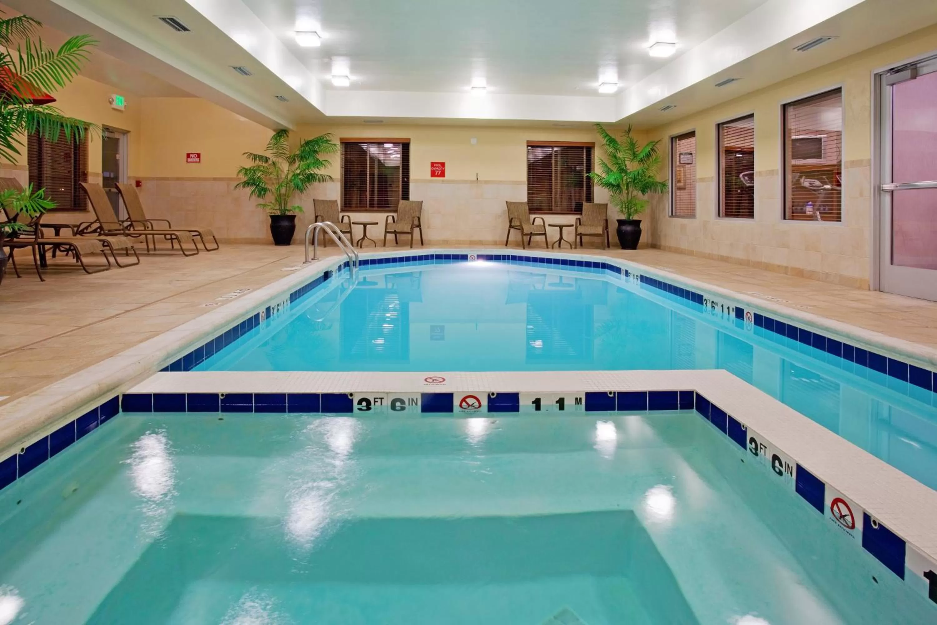 Swimming pool in Holiday Inn Express Hotel Vernal by IHG