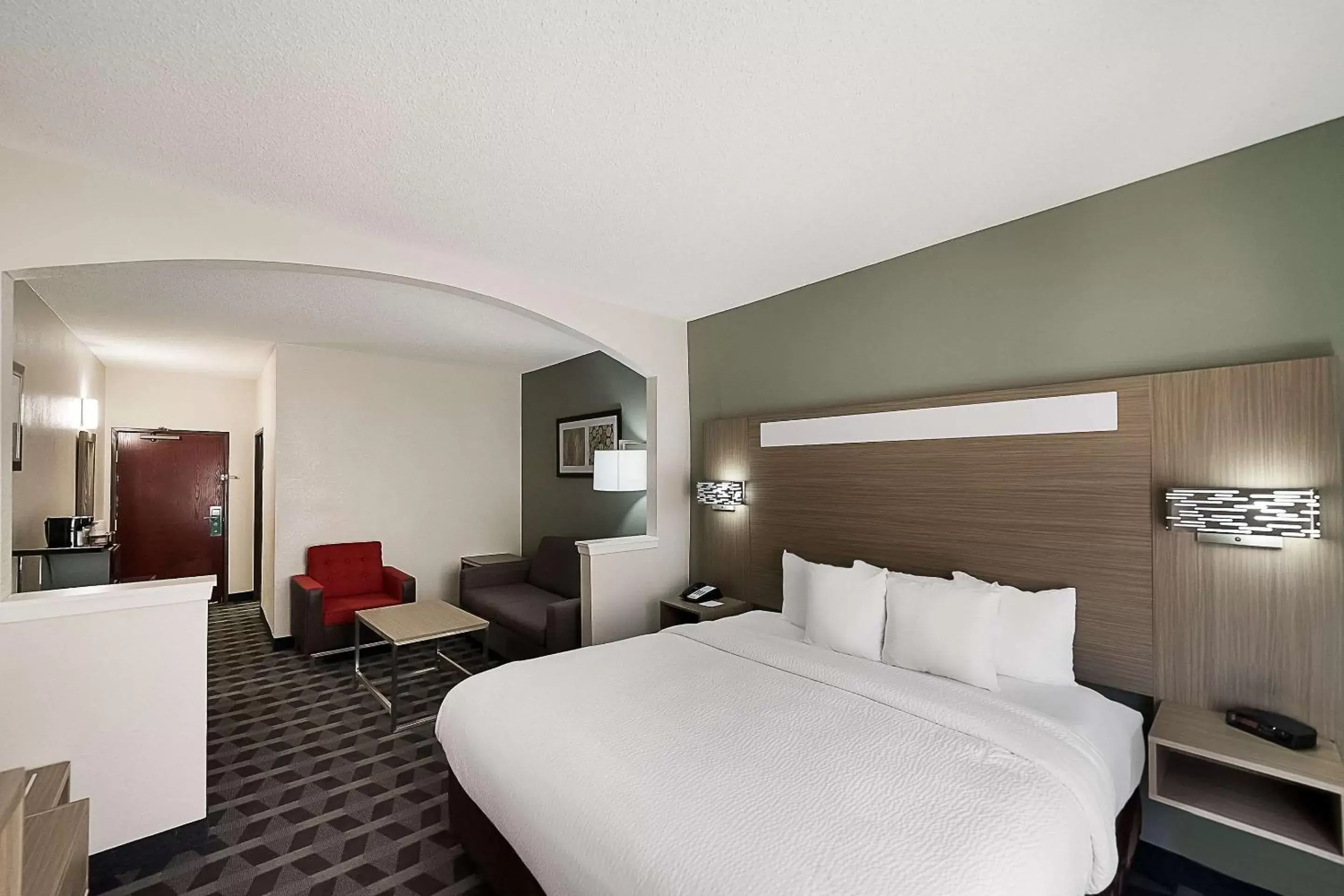 Bedroom in Quality Inn & Suites DFW Airport South
