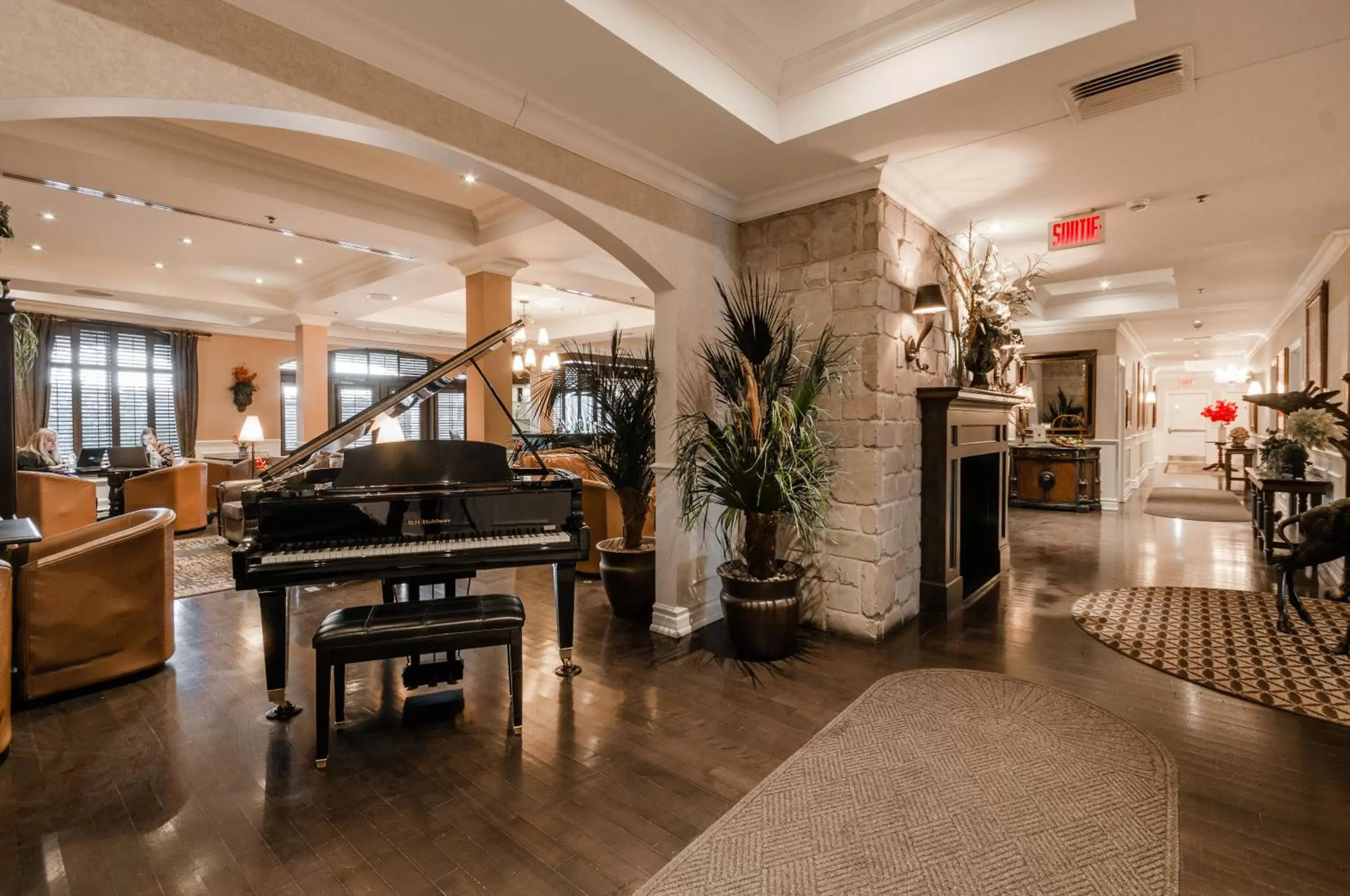 Lobby/Reception in Le St-Martin Hotel & Suites