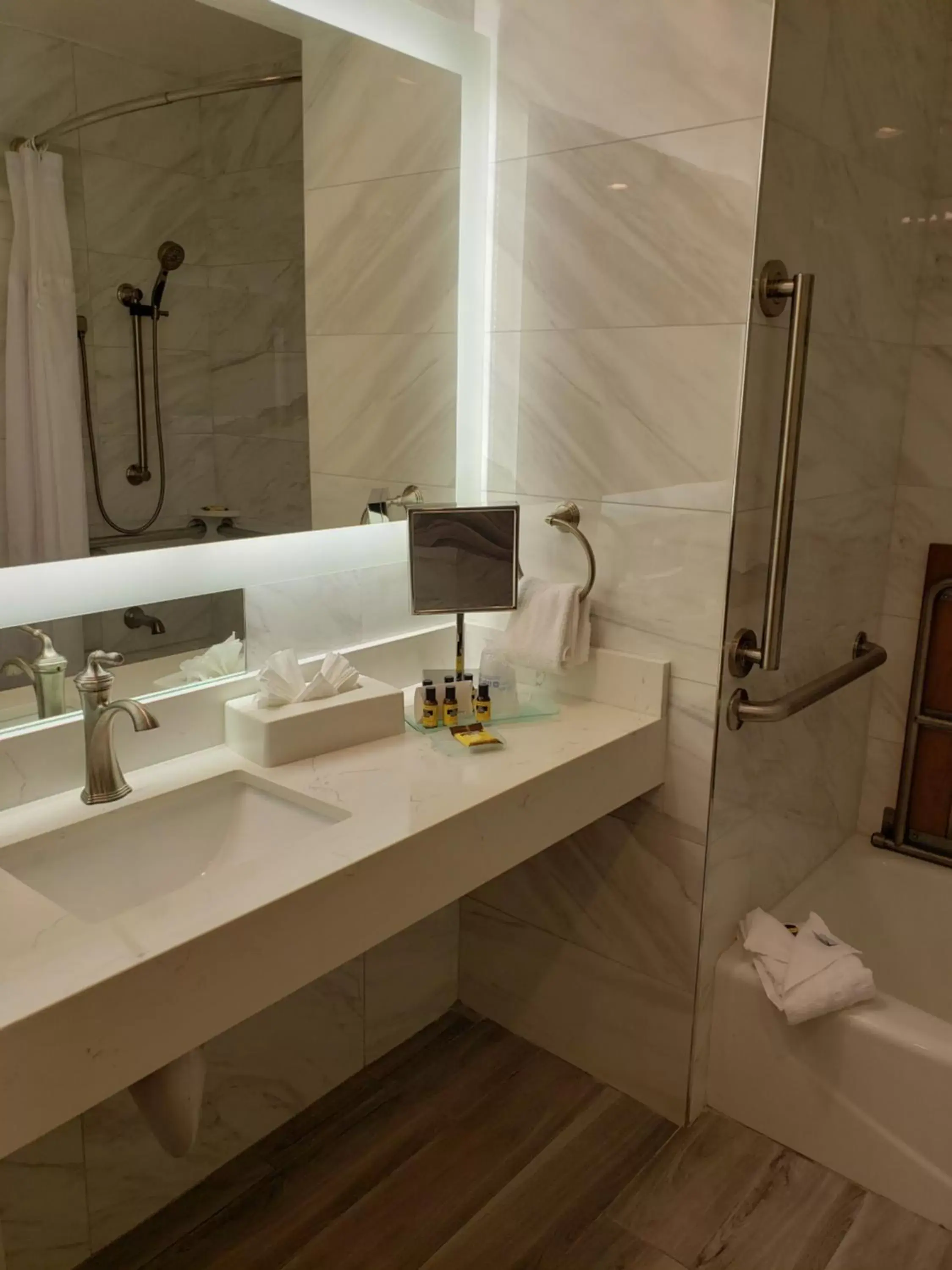 Bathroom in Best Western Plus Sunset Plaza Hotel