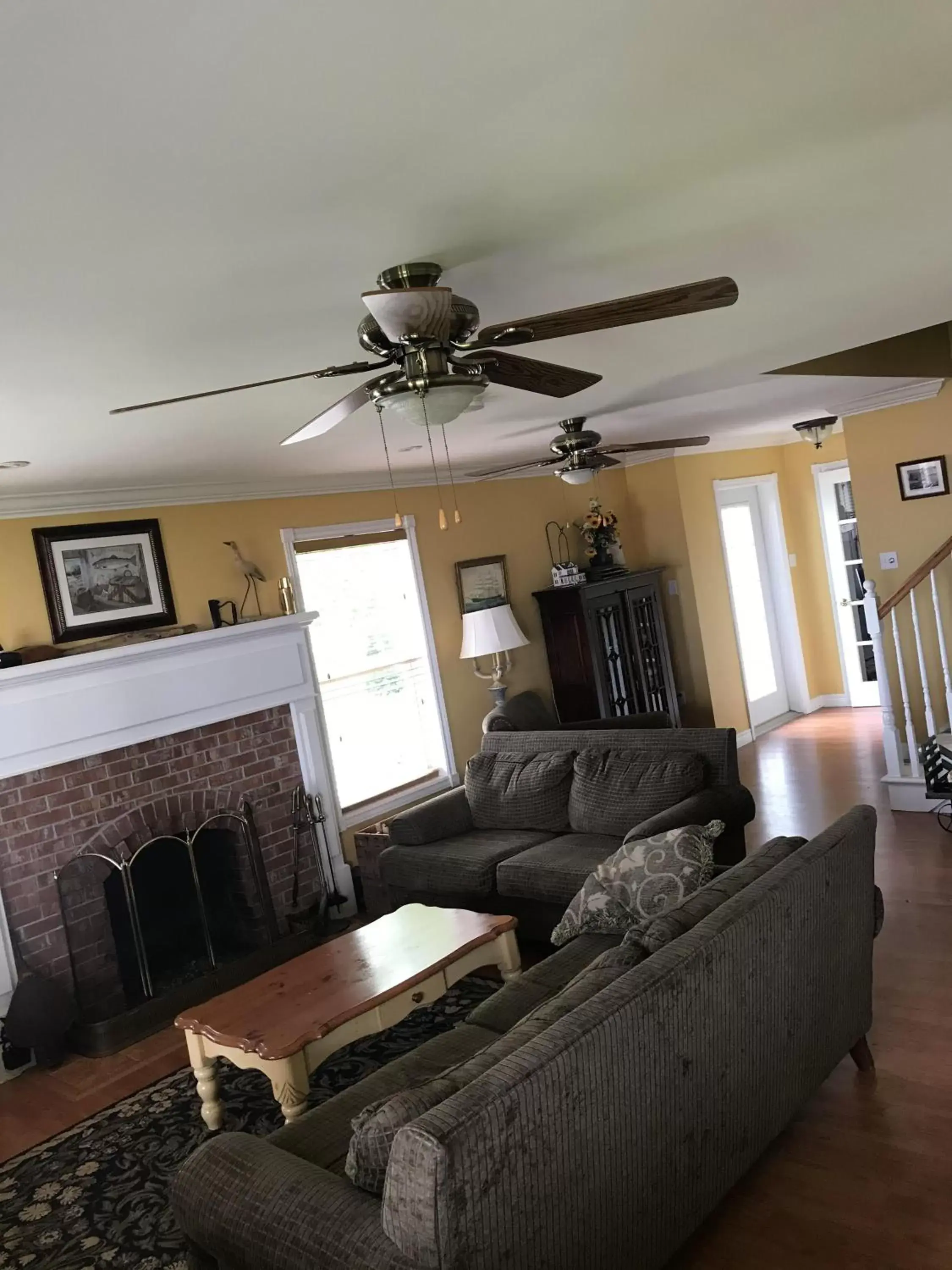 Living room, Seating Area in Cresthaven By the Sea