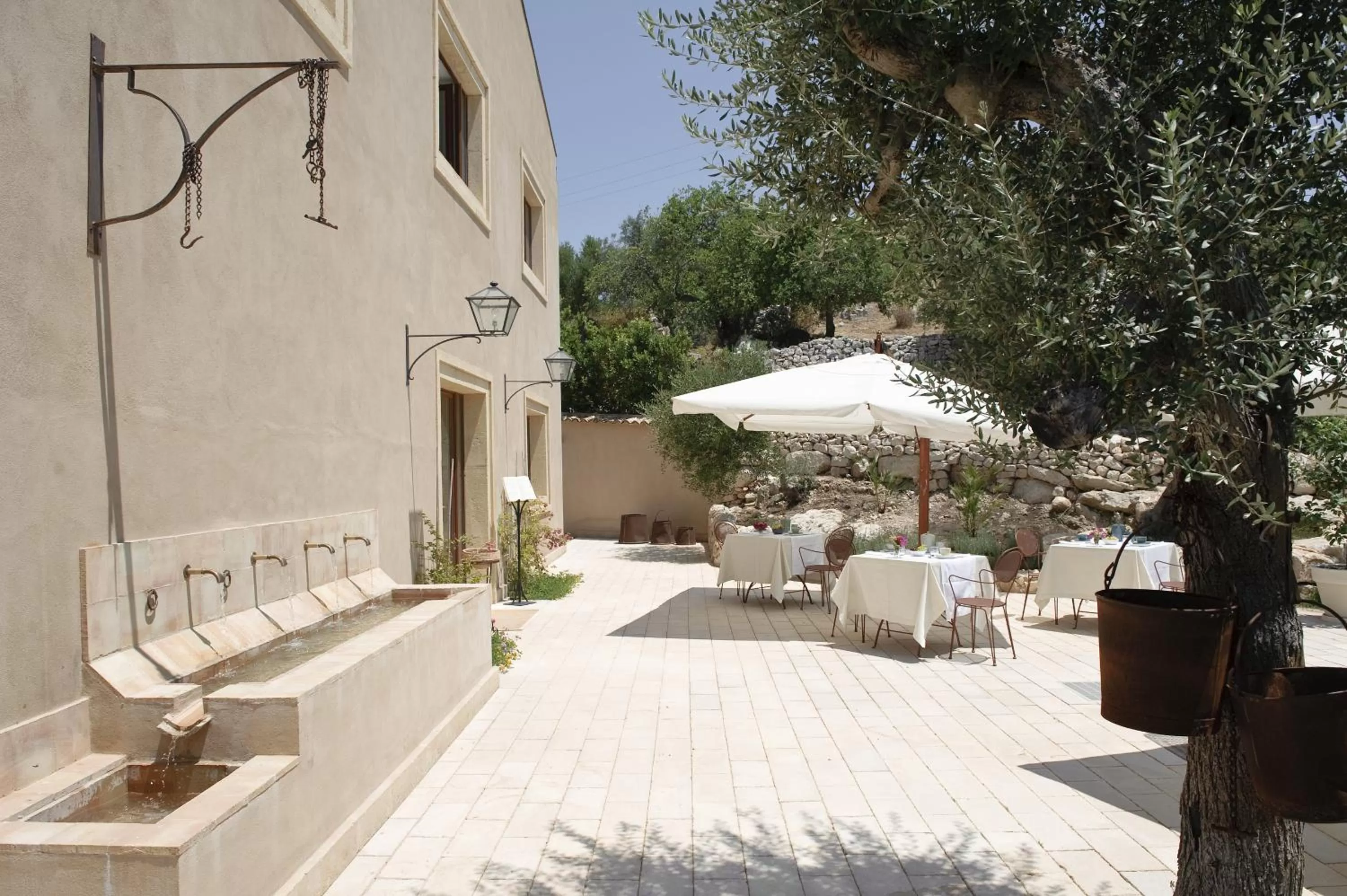 Restaurant/places to eat in Relais Parco Cavalonga