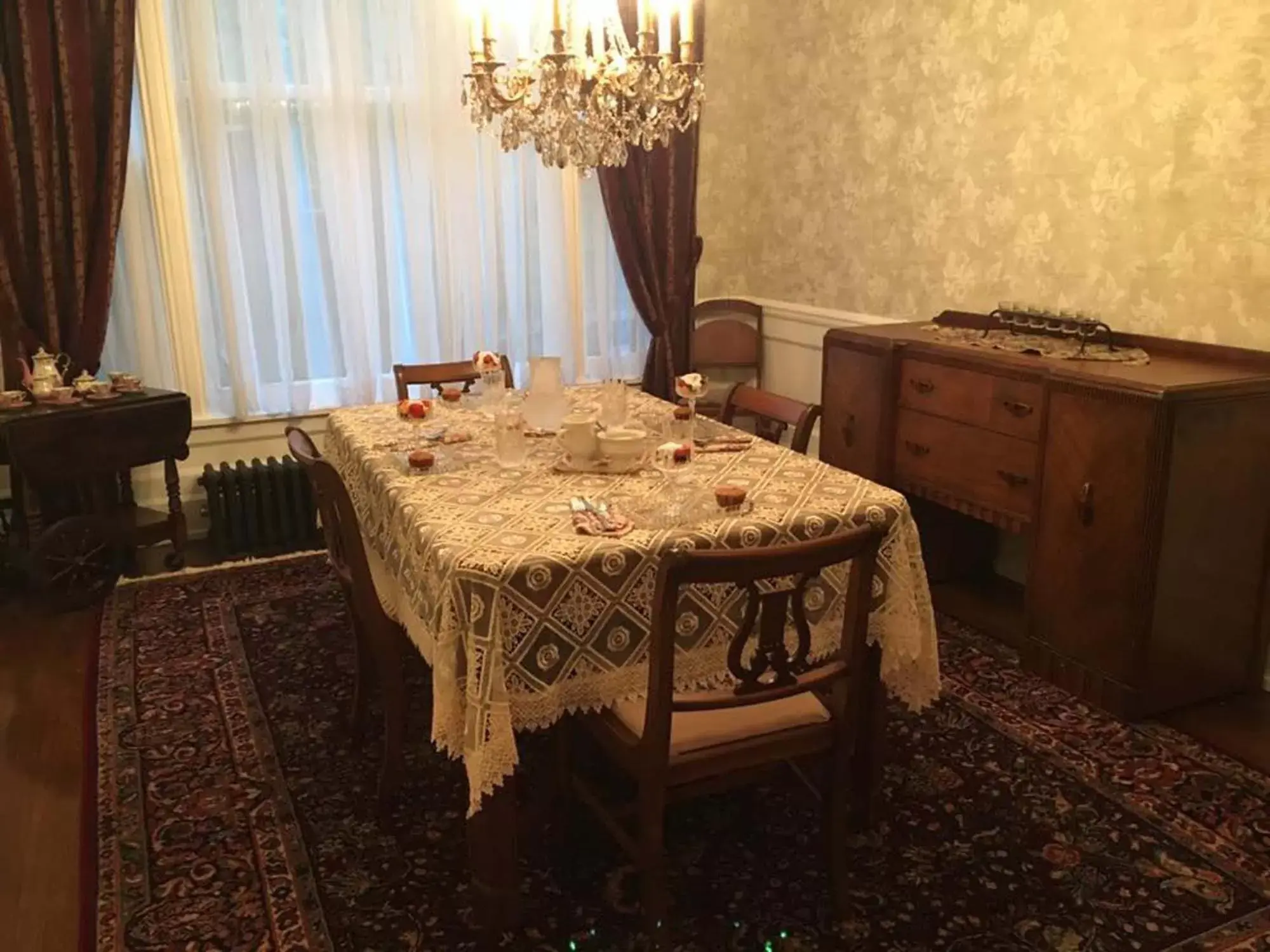 Breakfast, Dining Area in The Parsonage Inn B&B