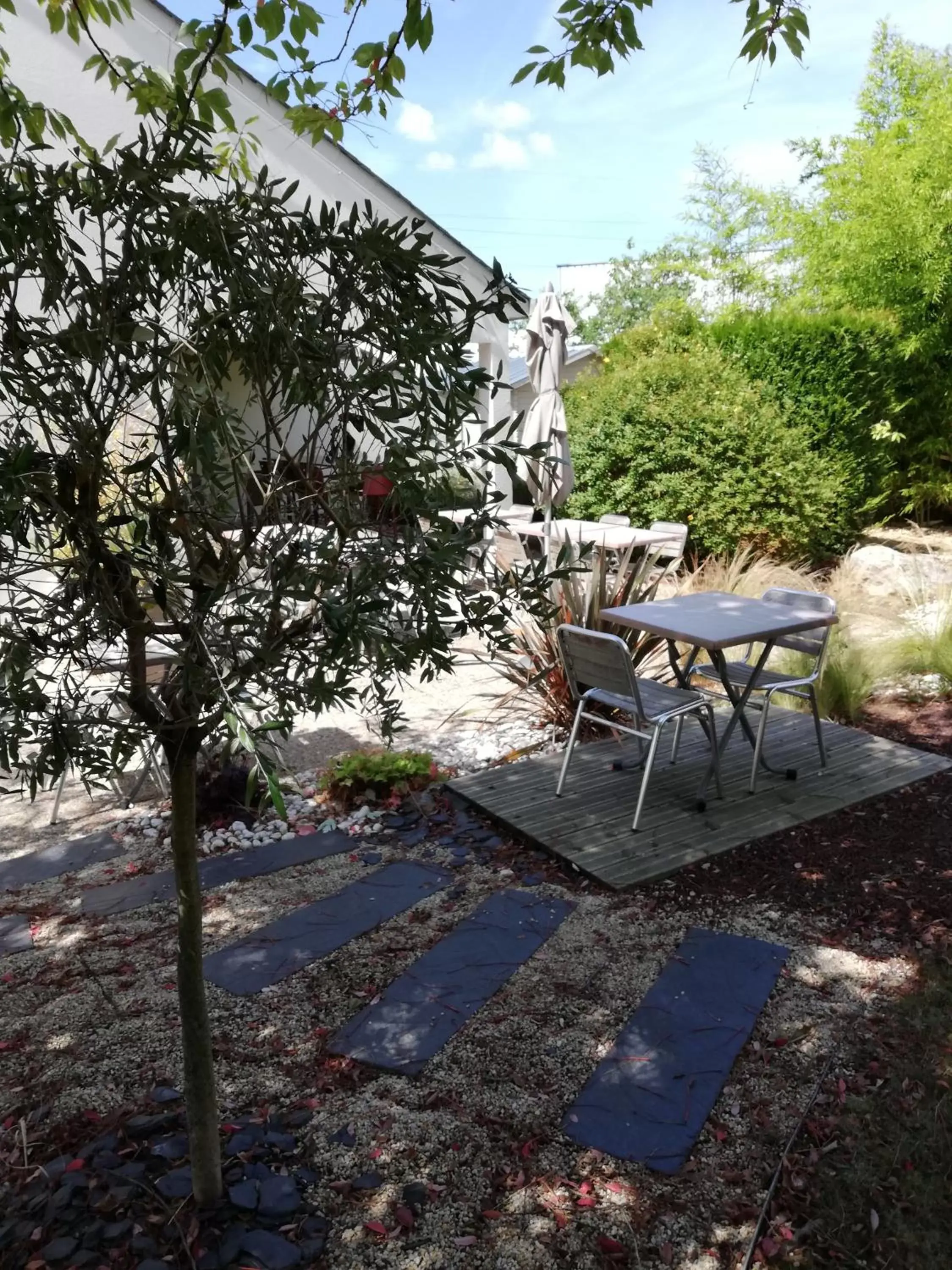 Patio in Campanile Caen Est - Mondeville