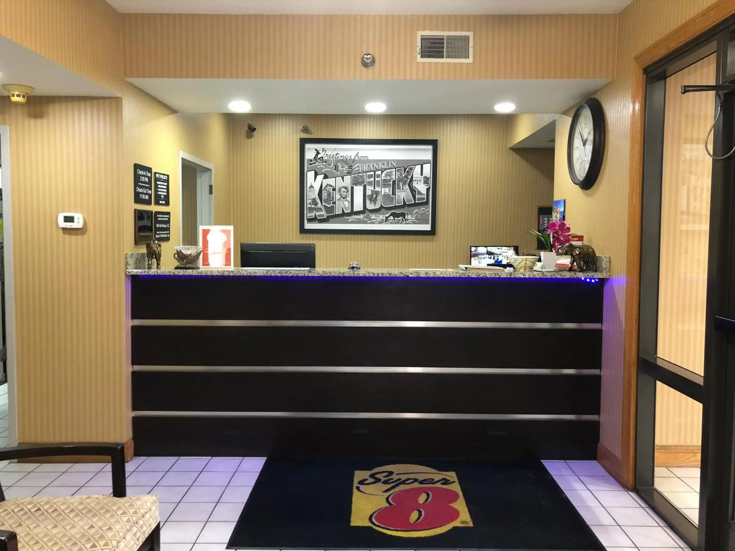 Lobby or reception in Super 8 by Wyndham Franklin Hwy 31 Lobby or reception in Super 8 by Wyndham Franklin Hwy 31