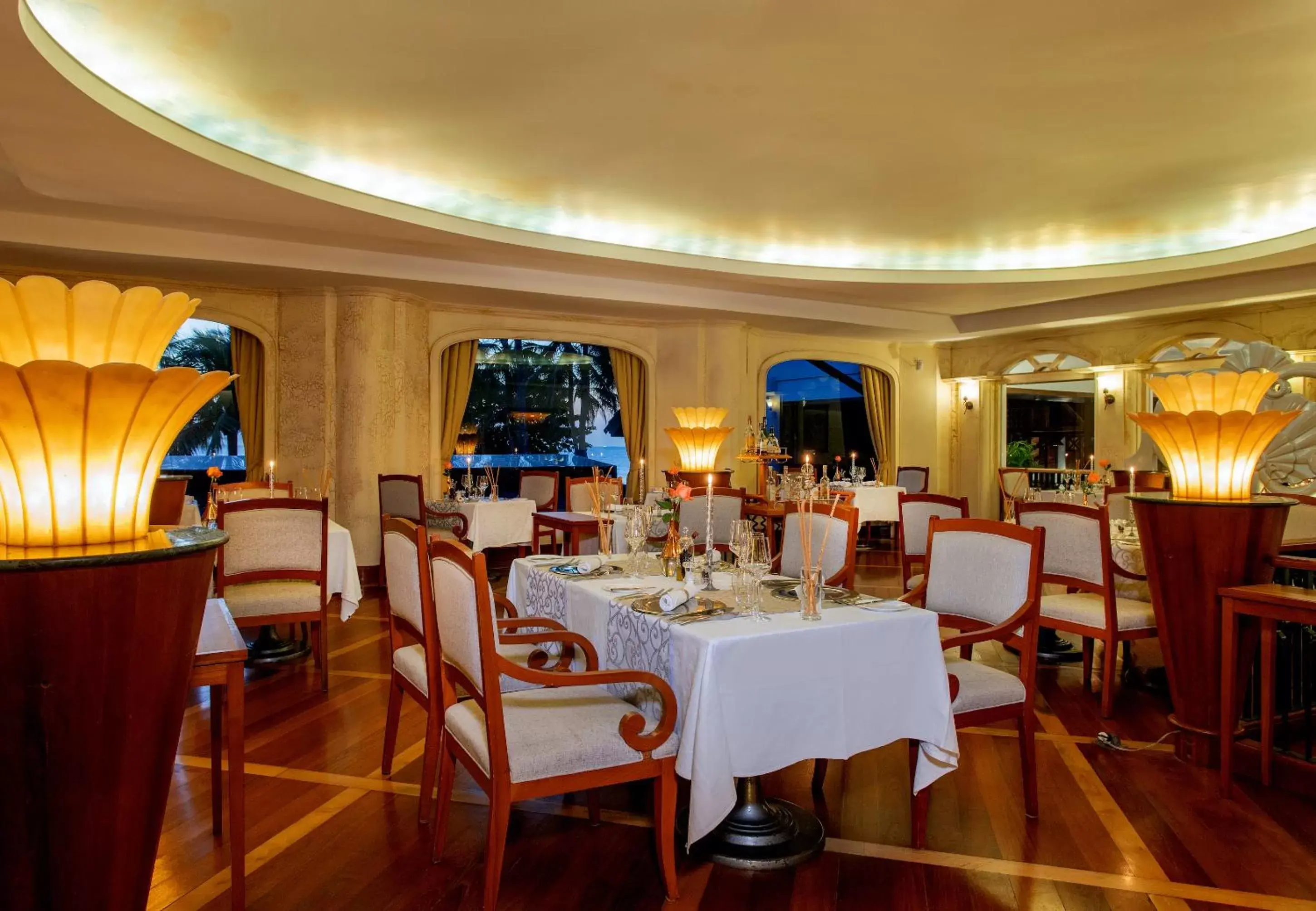 Restaurant/Places to Eat in Katathani Phuket Beach Resort - SHA Extra Plus