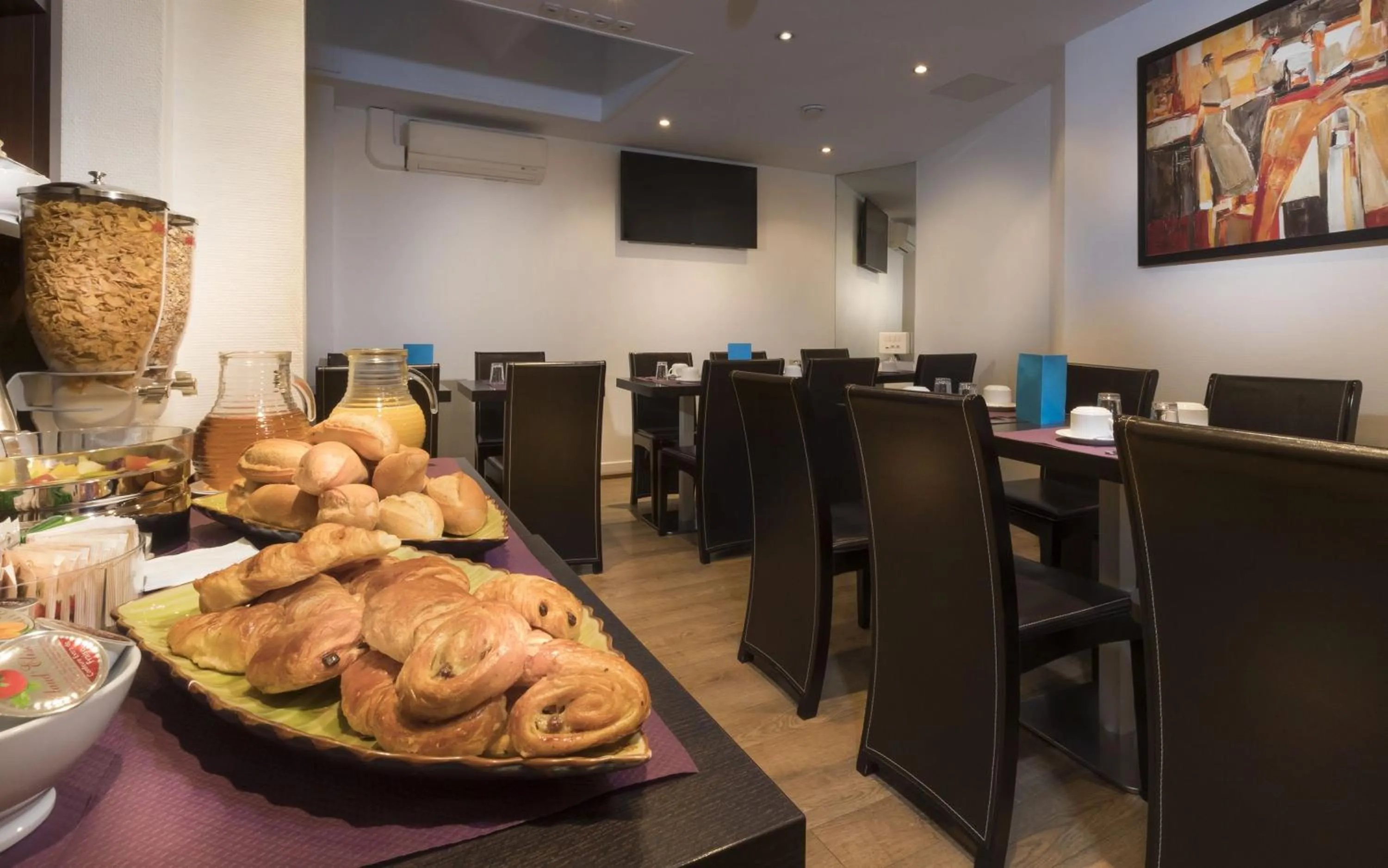 Buffet breakfast in Hôtel de France Quartier Latin