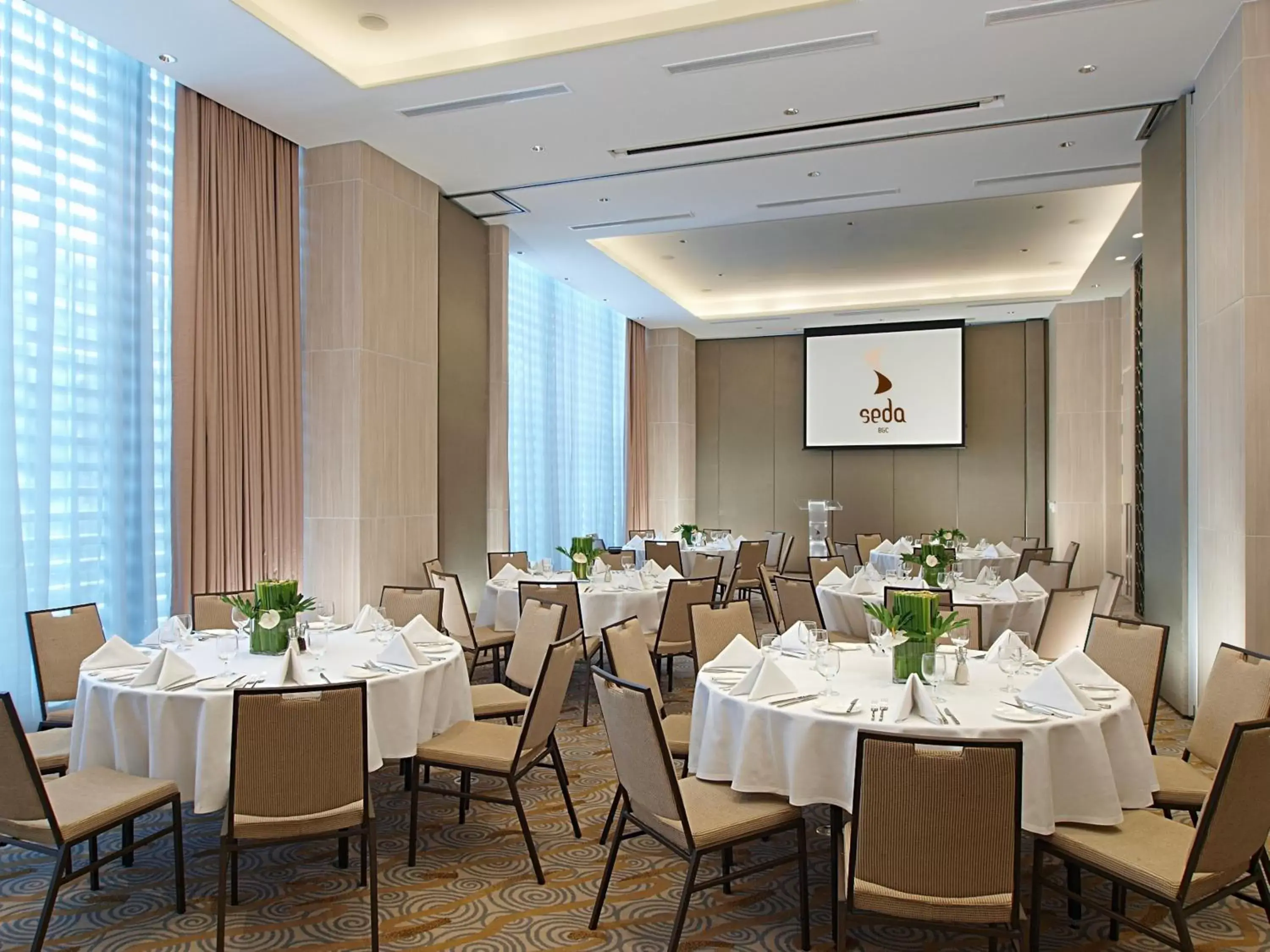 Banquet/Function facilities, Restaurant/Places to Eat in Seda Bonifacio Global City