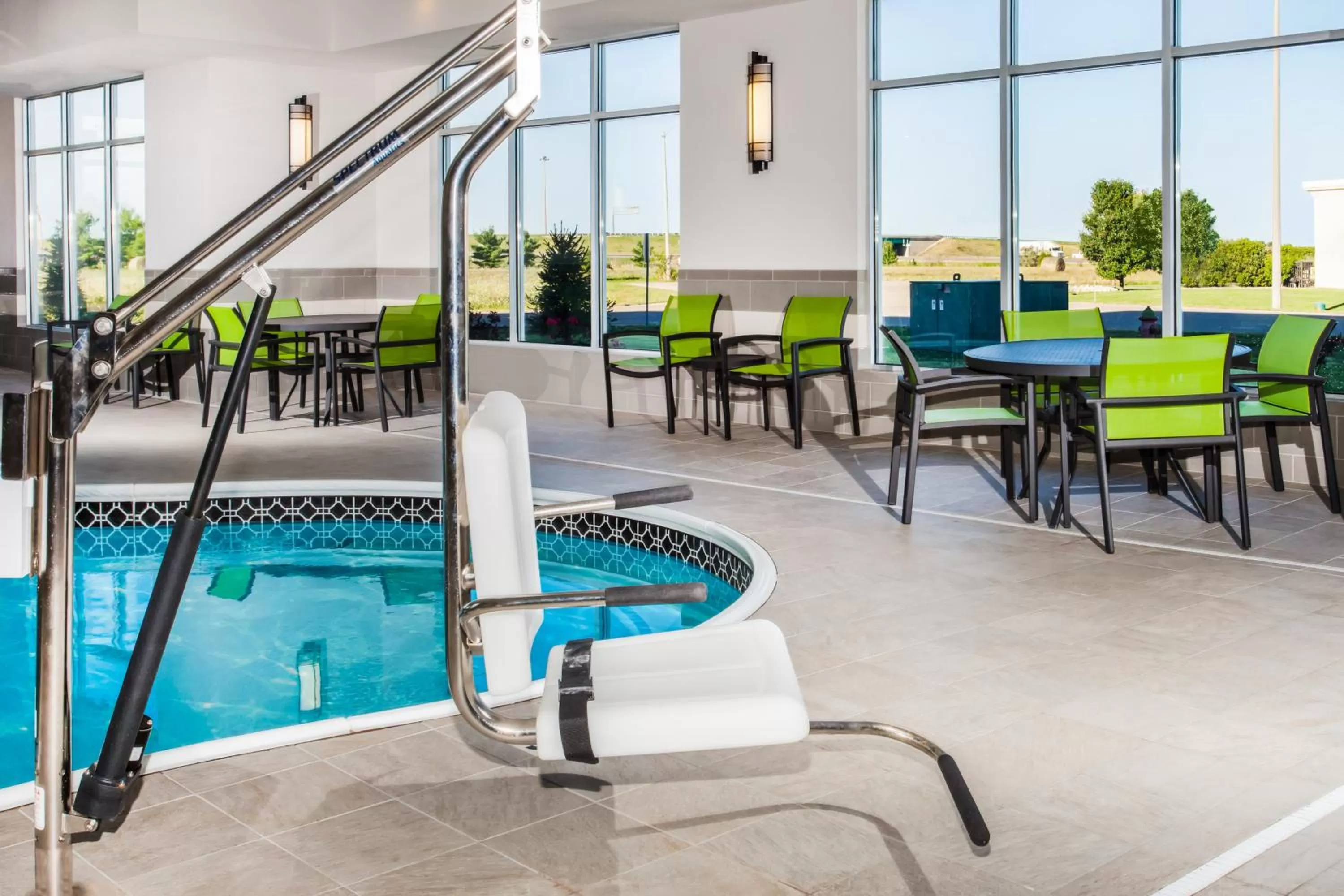Swimming pool in Holiday Inn Express & Suites Litchfield by IHG