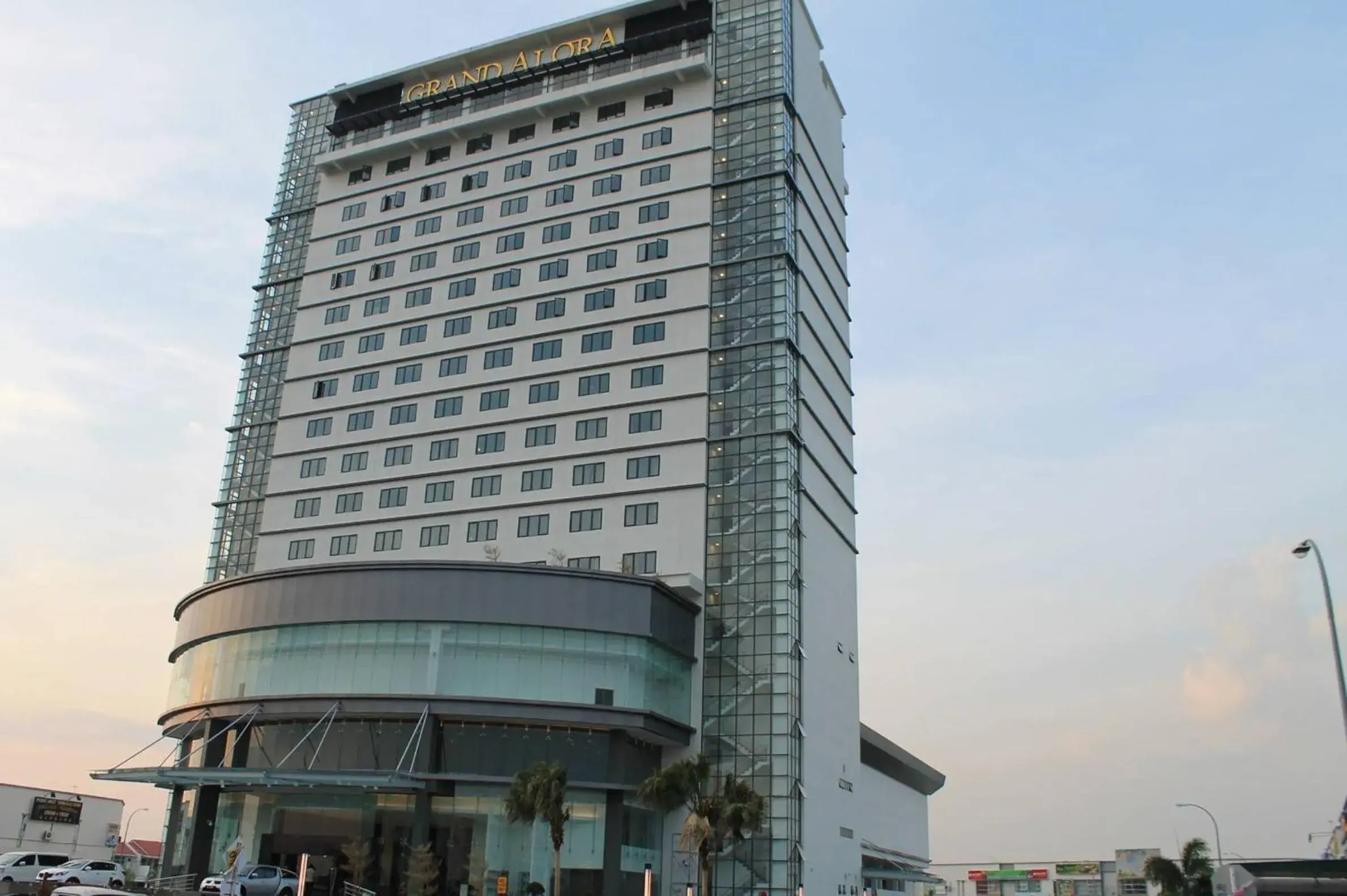 Facade/entrance, Property Building in Grand Alora Hotel