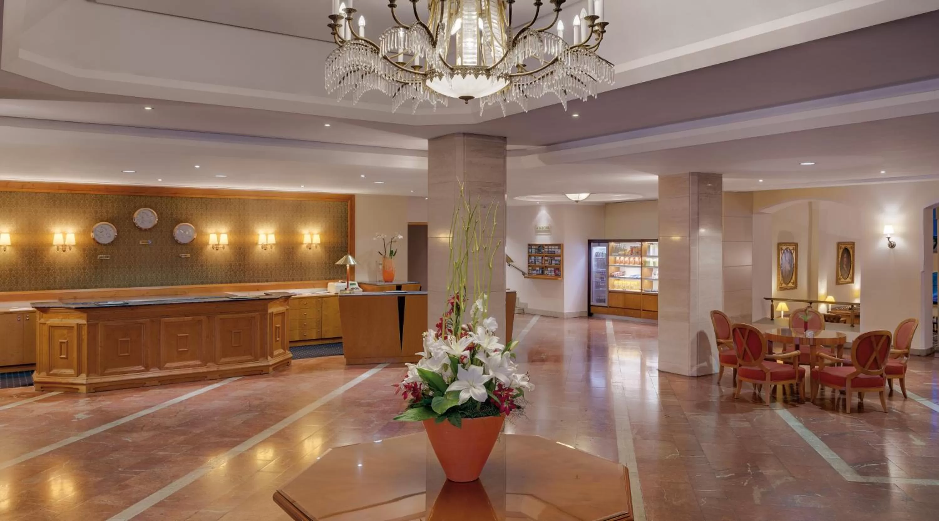 Lobby or reception in Bilderberg Bellevue Hotel Dresden