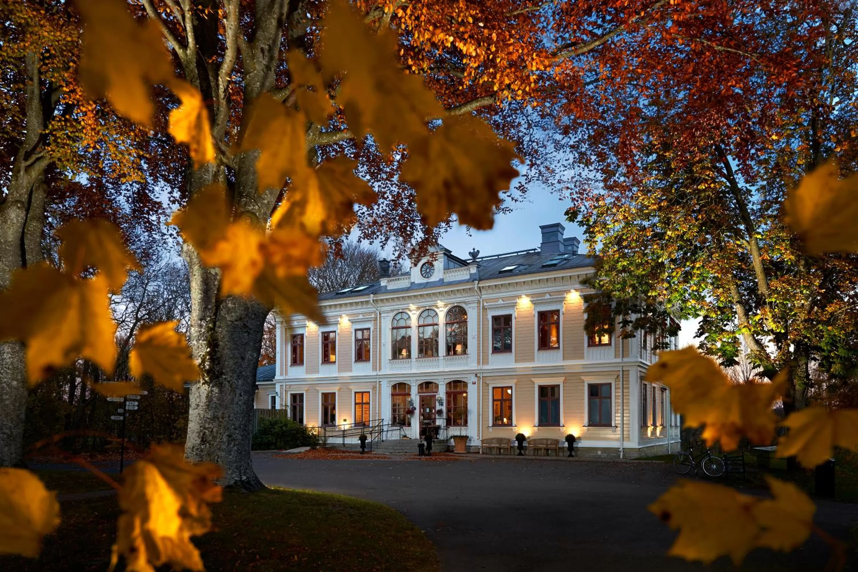 Facade/entrance in Karstorp Säteri – Hotell och Konferens