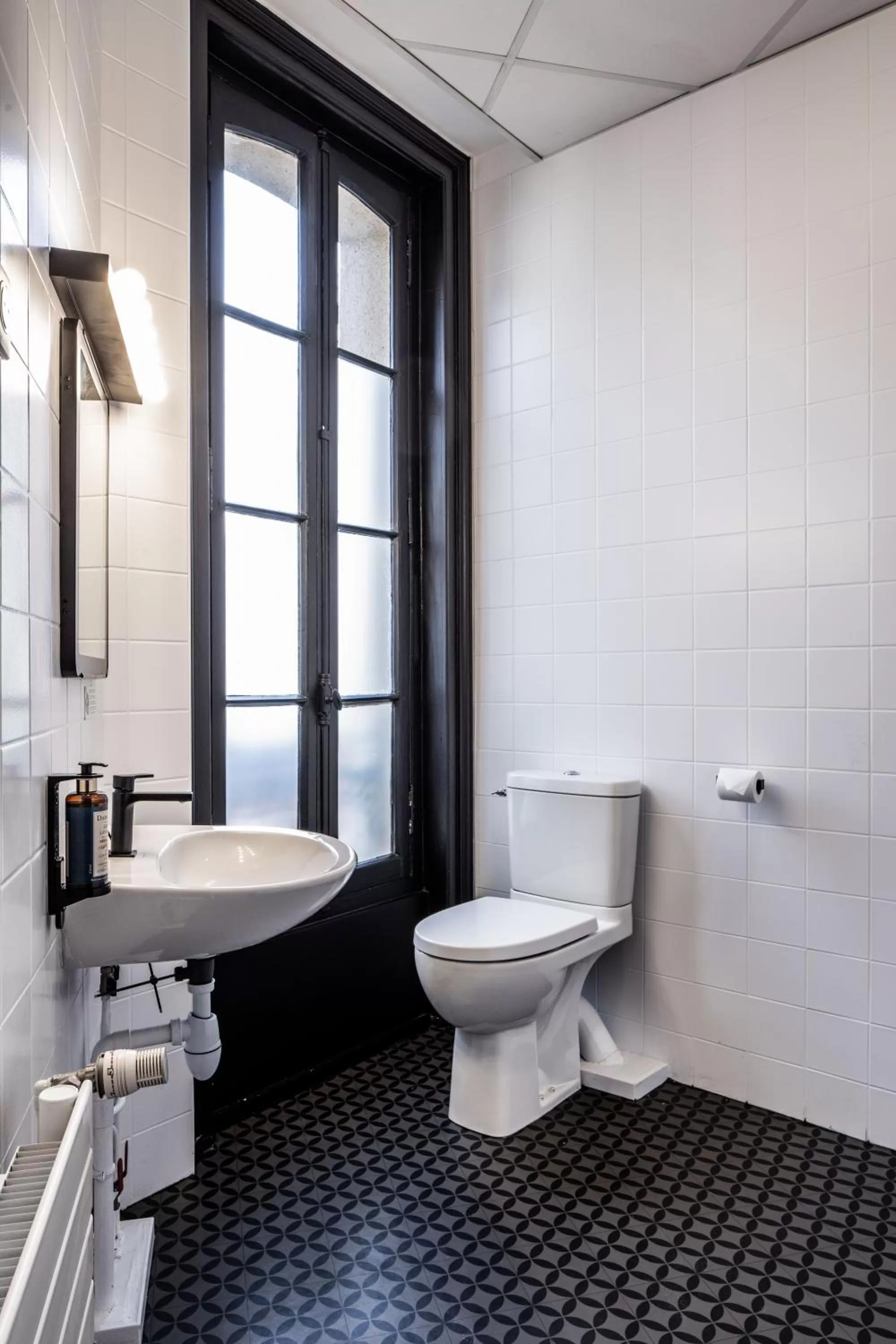 Bathroom in Hôtel Lanjuinais