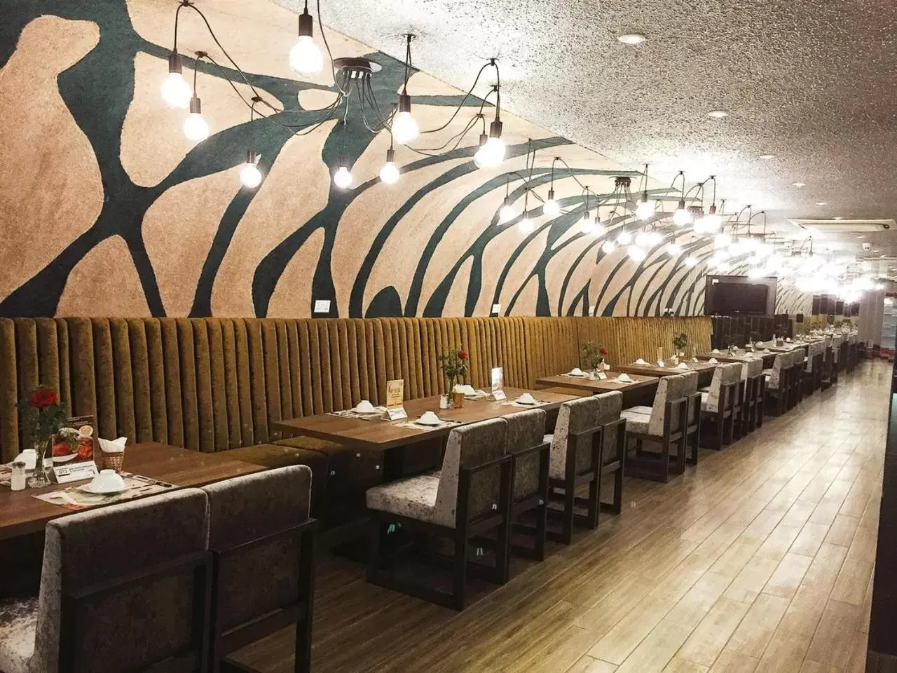 Restaurant/places to eat in KP Hotel Restaurant/places to eat in KP Hotel