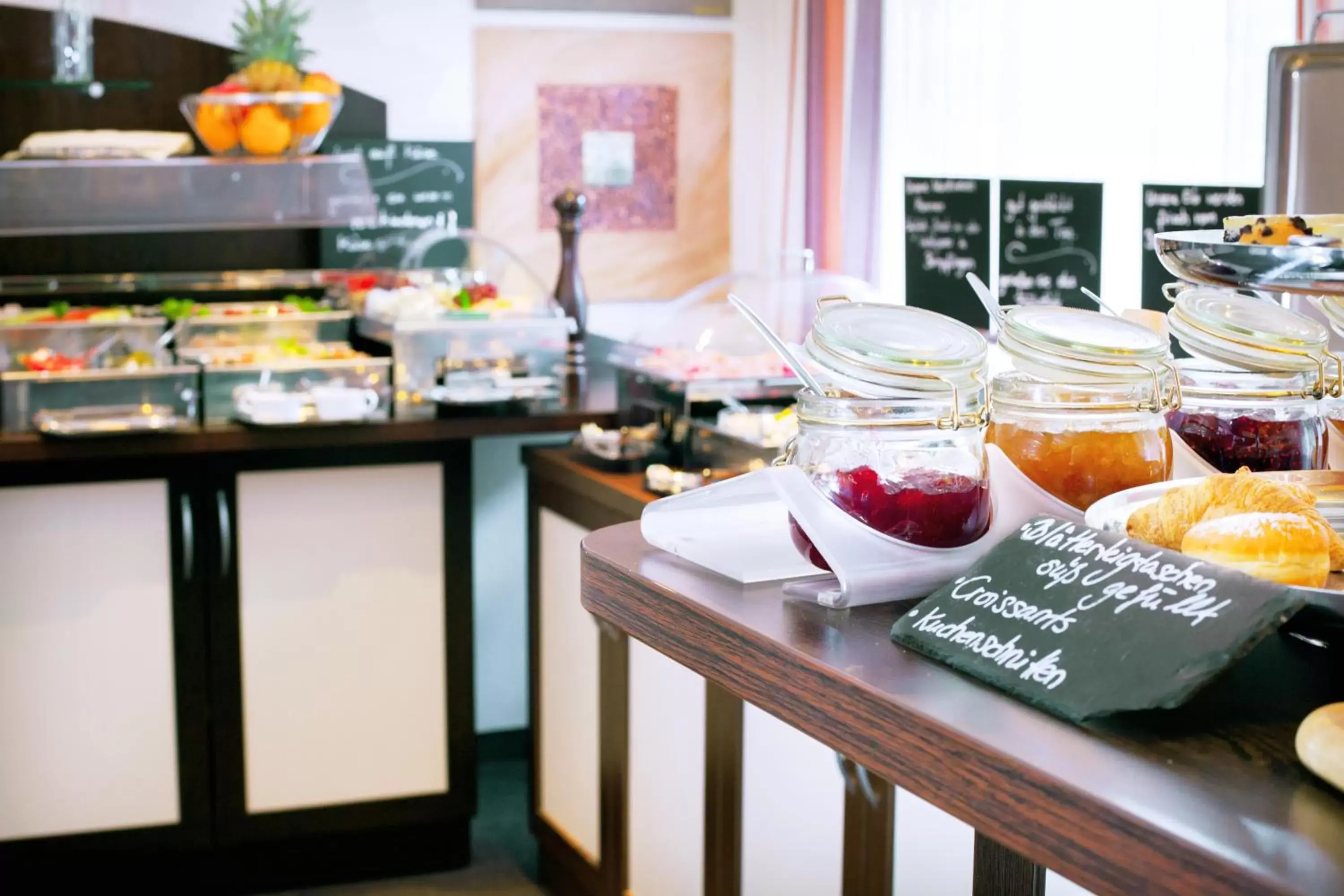 Buffet breakfast in Centro Hotel U-NO 1 Buffet breakfast in Centro Hotel U-NO 1