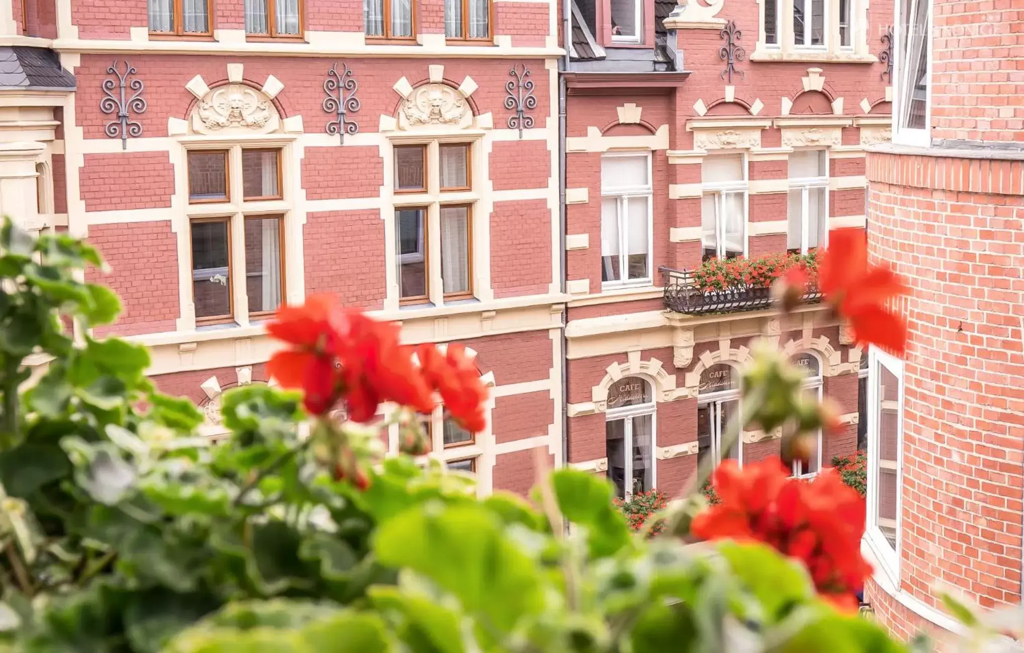 City view, Property Building in Hotel 3 Könige