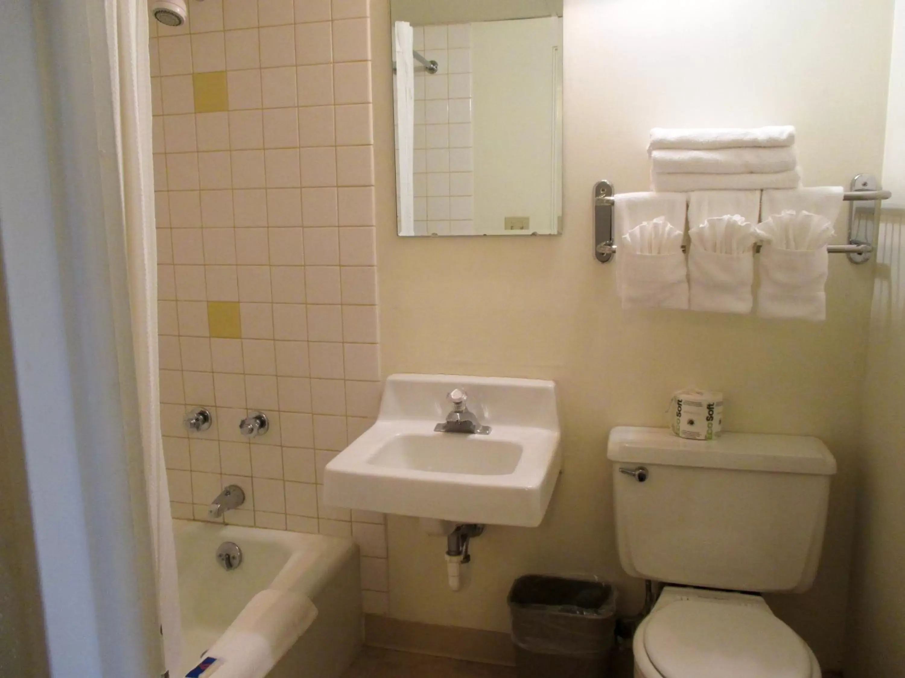 Bathroom in Motel 6-Butte, MT - Historic City Center