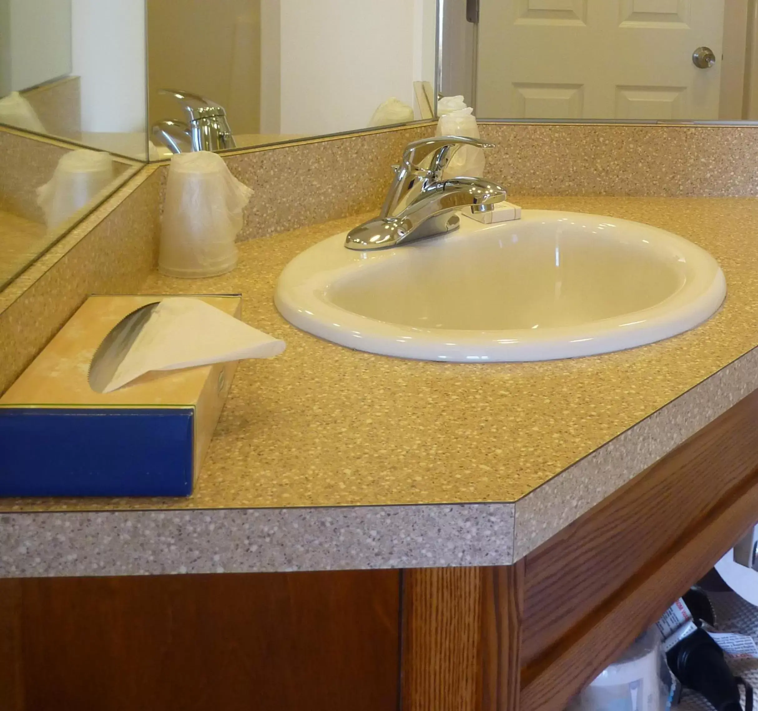 Bathroom in Yankee Clipper Motel