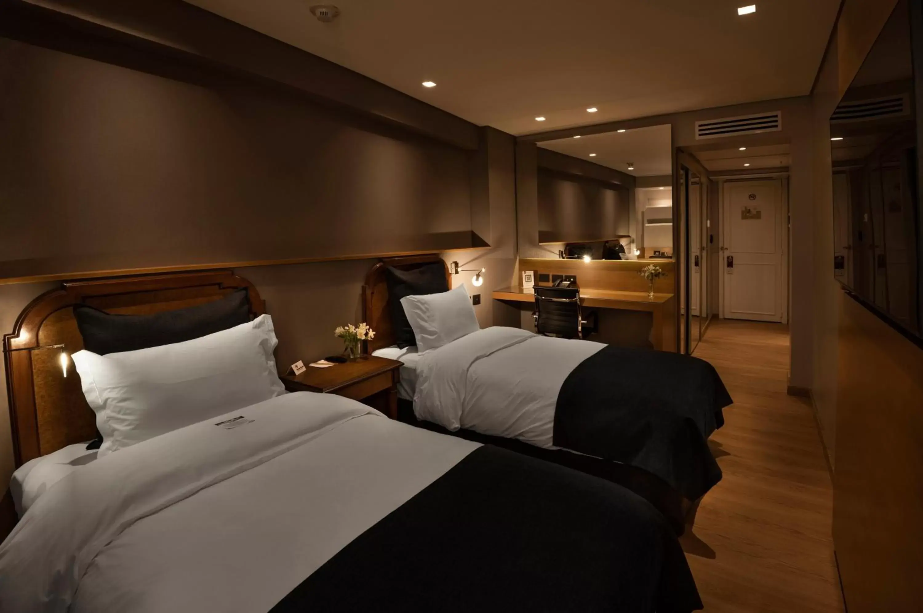 Bedroom, Bed in Windsor Hotel & Tower Argentina