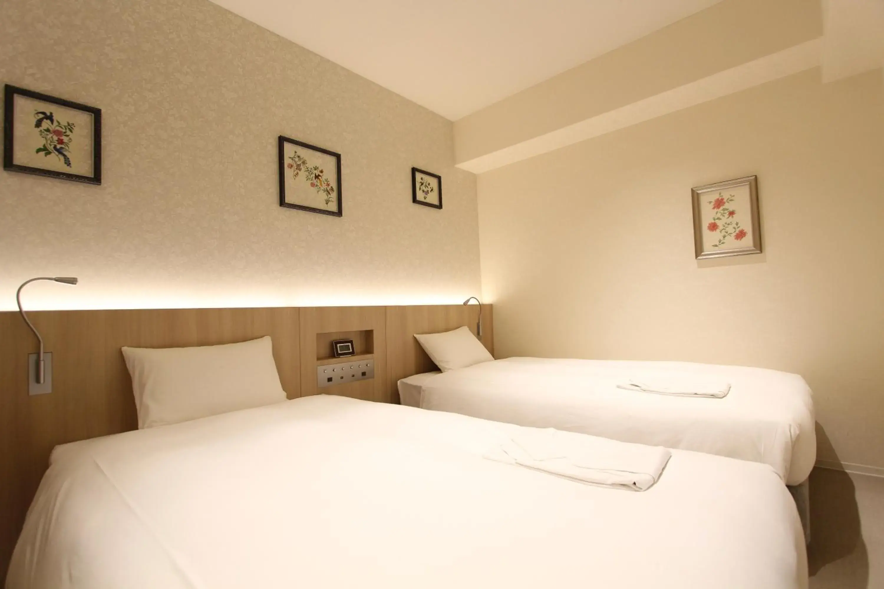 Bed in KOKO HOTEL Osaka Namba