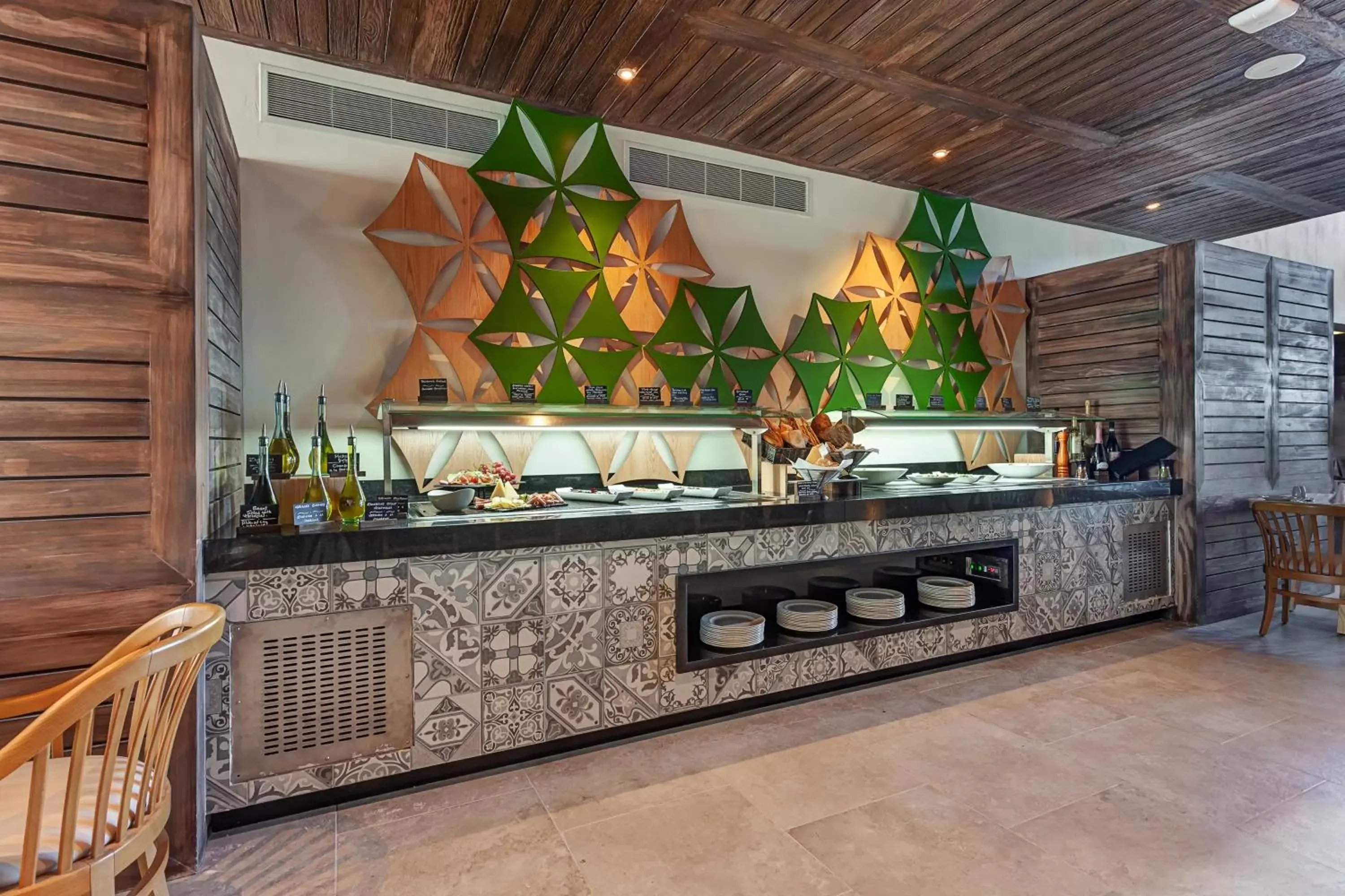 Restaurant/places to eat, Kitchen/Kitchenette in Royalton CHIC Cancun, An Autograph Collection All-Inclusive Resort - Adults Only