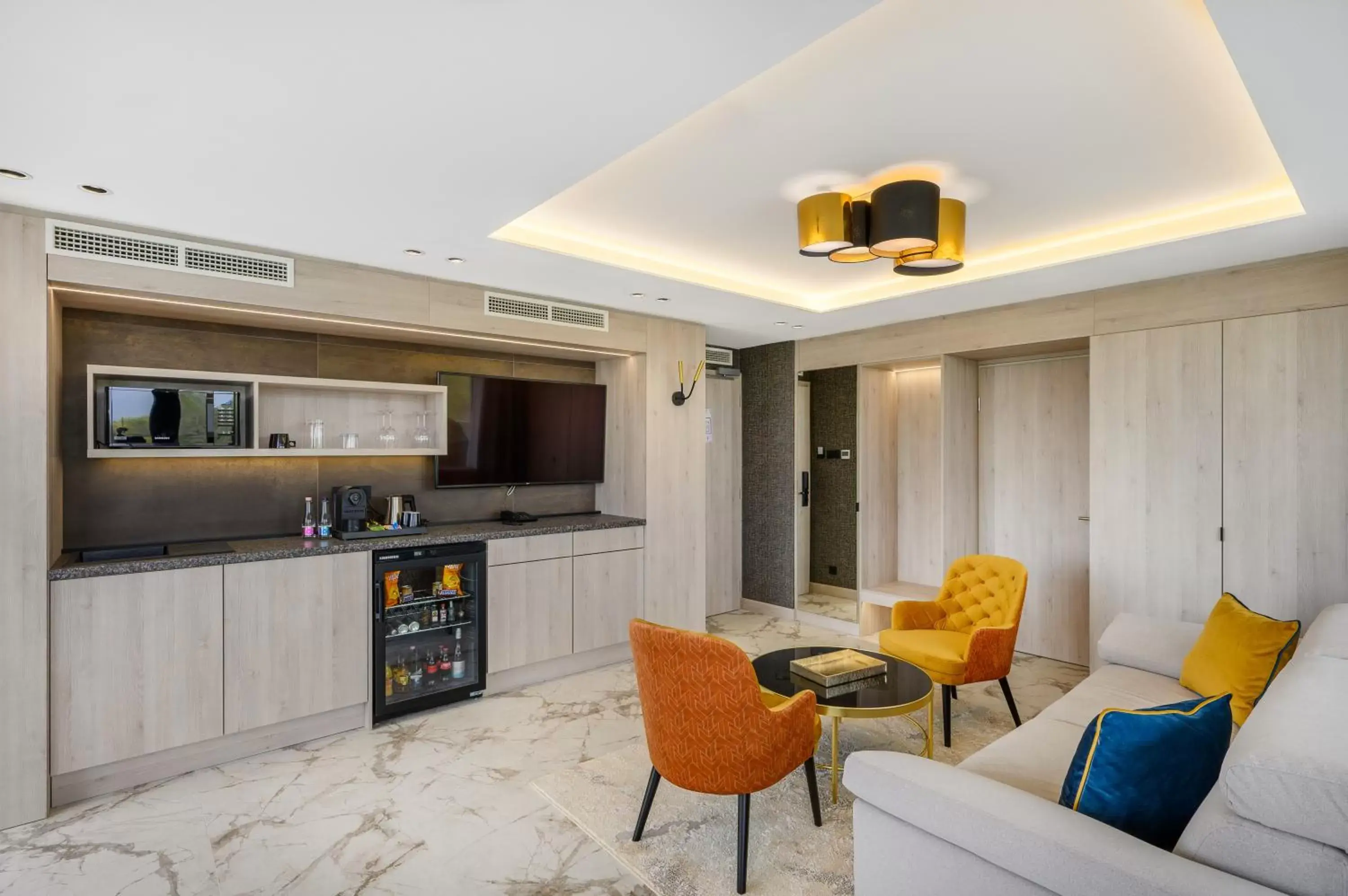 Kitchen or kitchenette, Seating Area in Mercure Tokaj Center