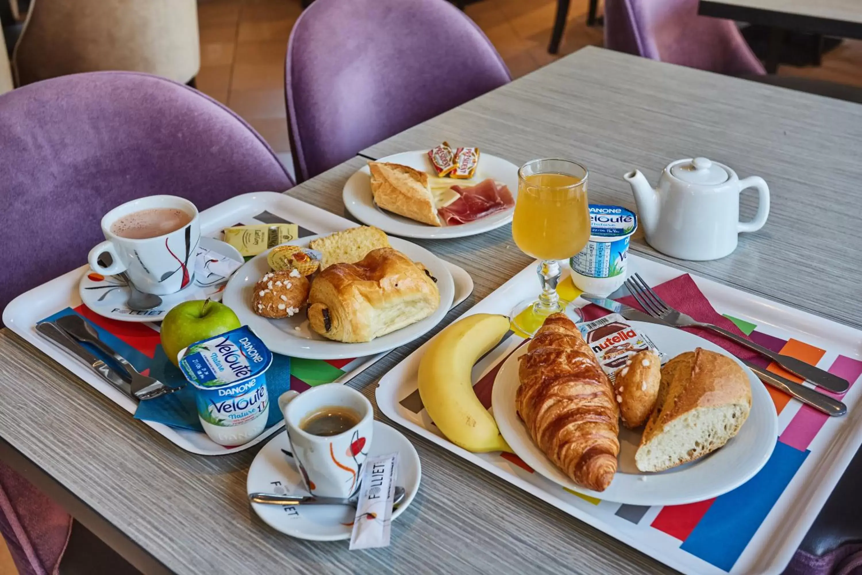 Breakfast in Hôtel Cinépole 3 étoiles Joinville le Pont