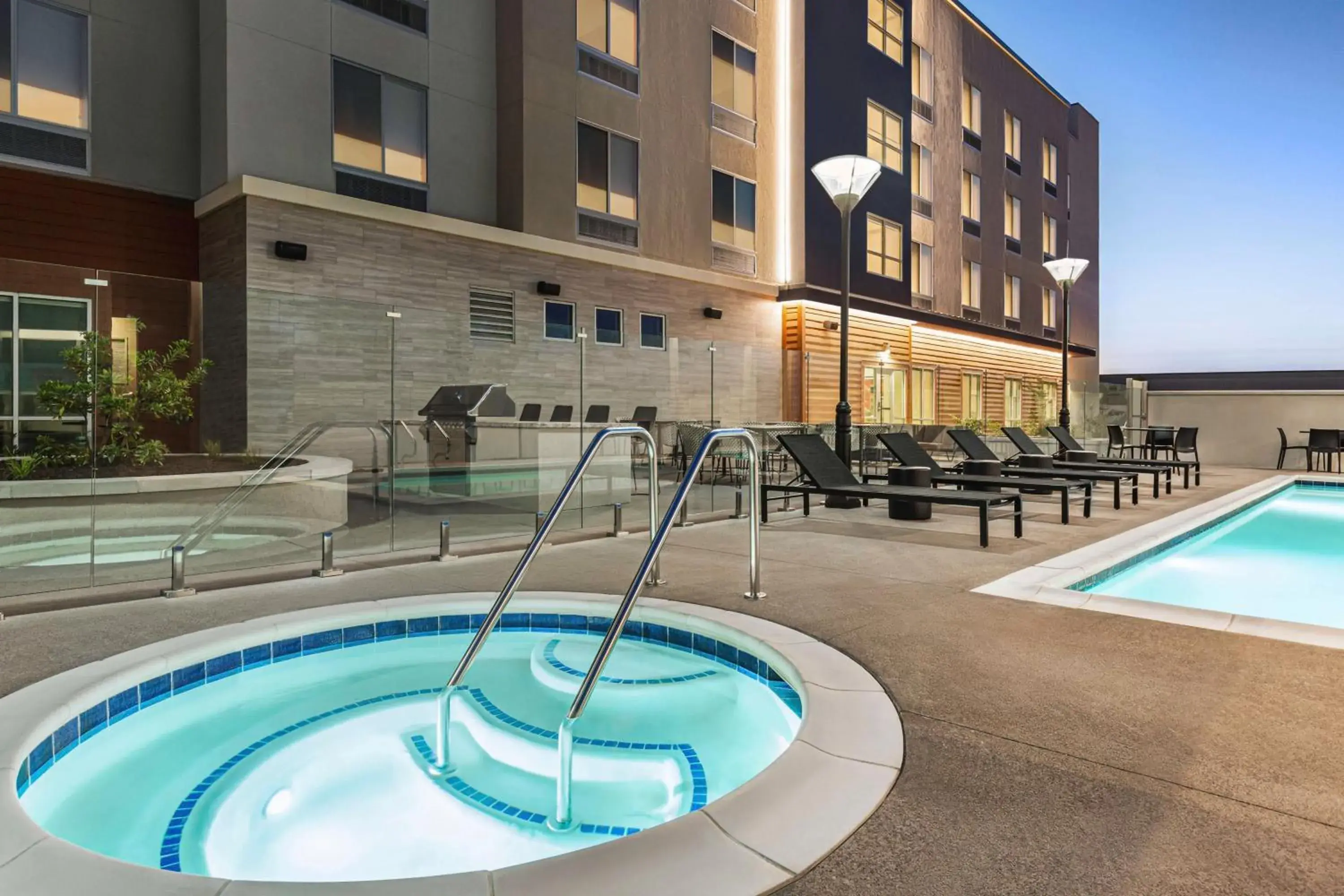 Pool view, Swimming Pool in Hampton Inn By Hilton Stockton, CA
