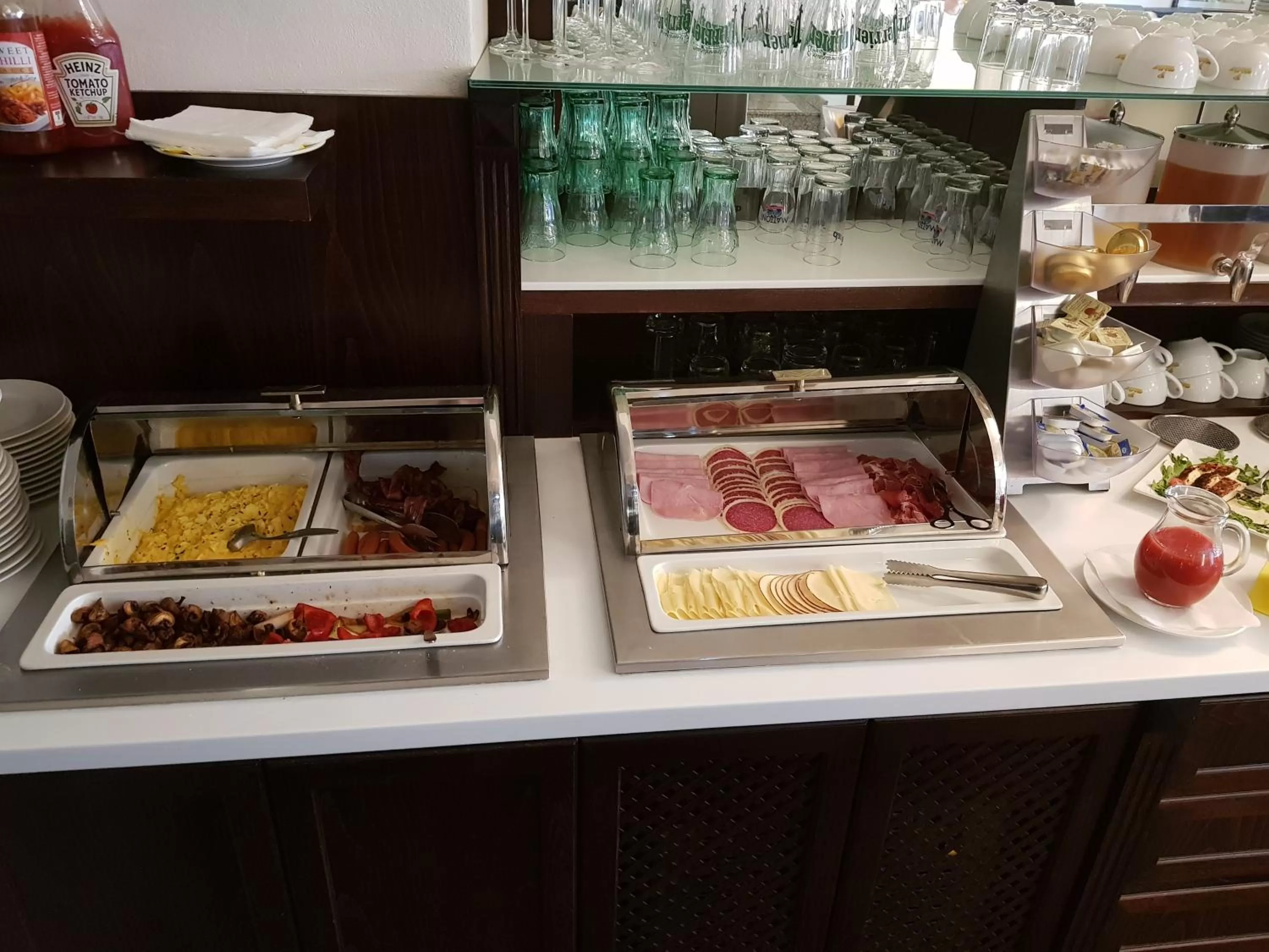 Buffet breakfast in Hotel Grand