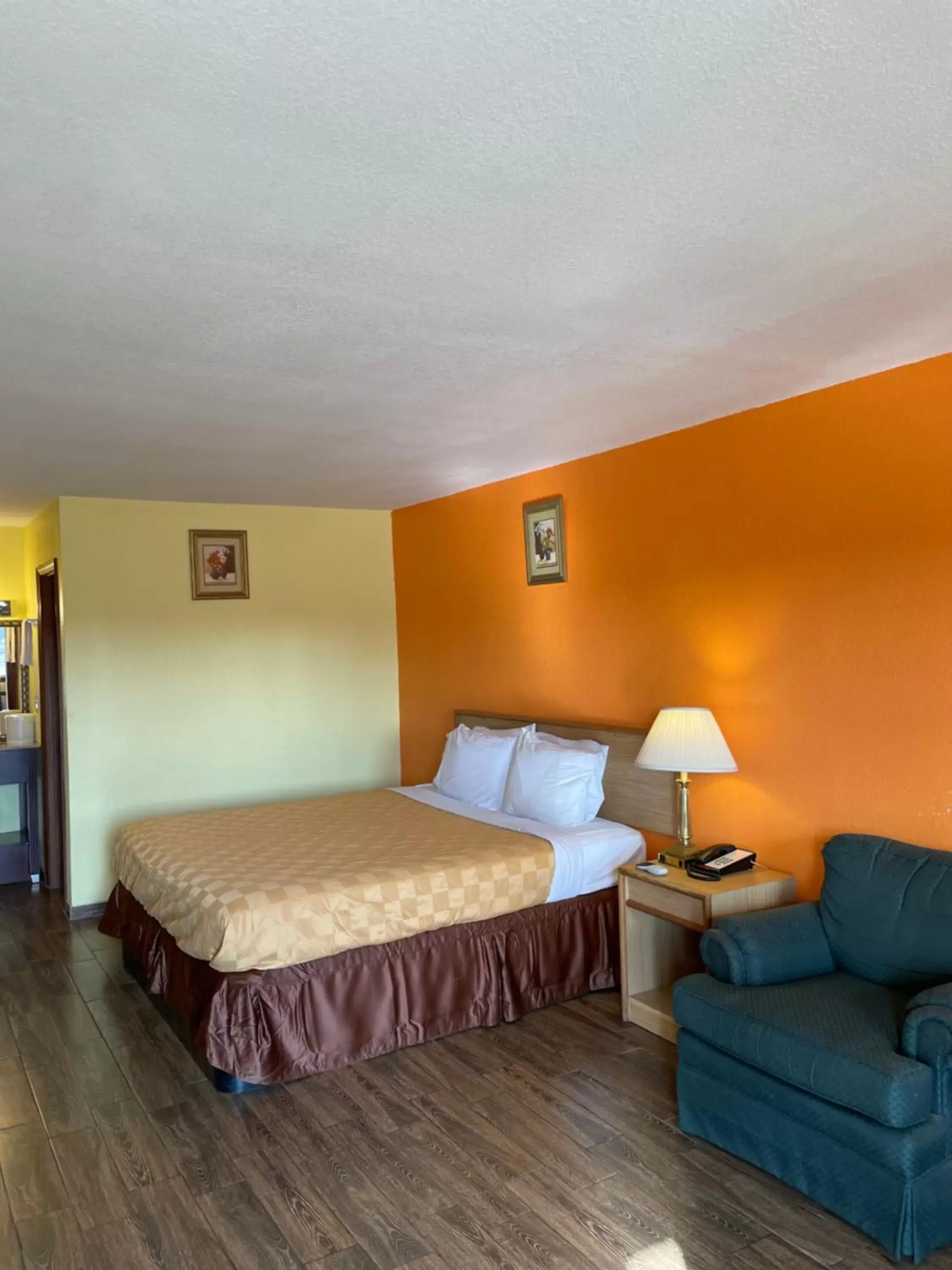 Bed in Linder Motor Lodge Bed in Linder Motor Lodge