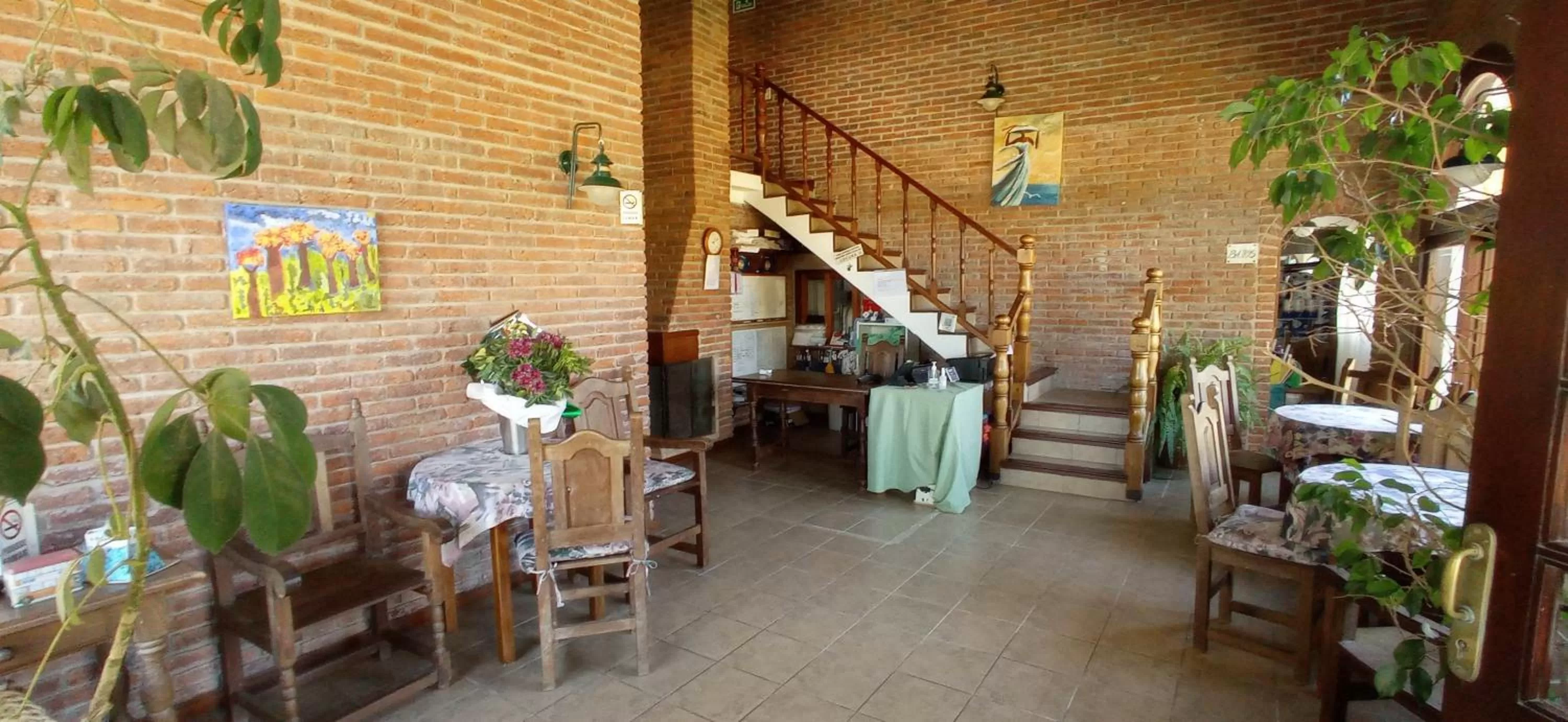 Restaurant/Places to Eat in Pino Dorado