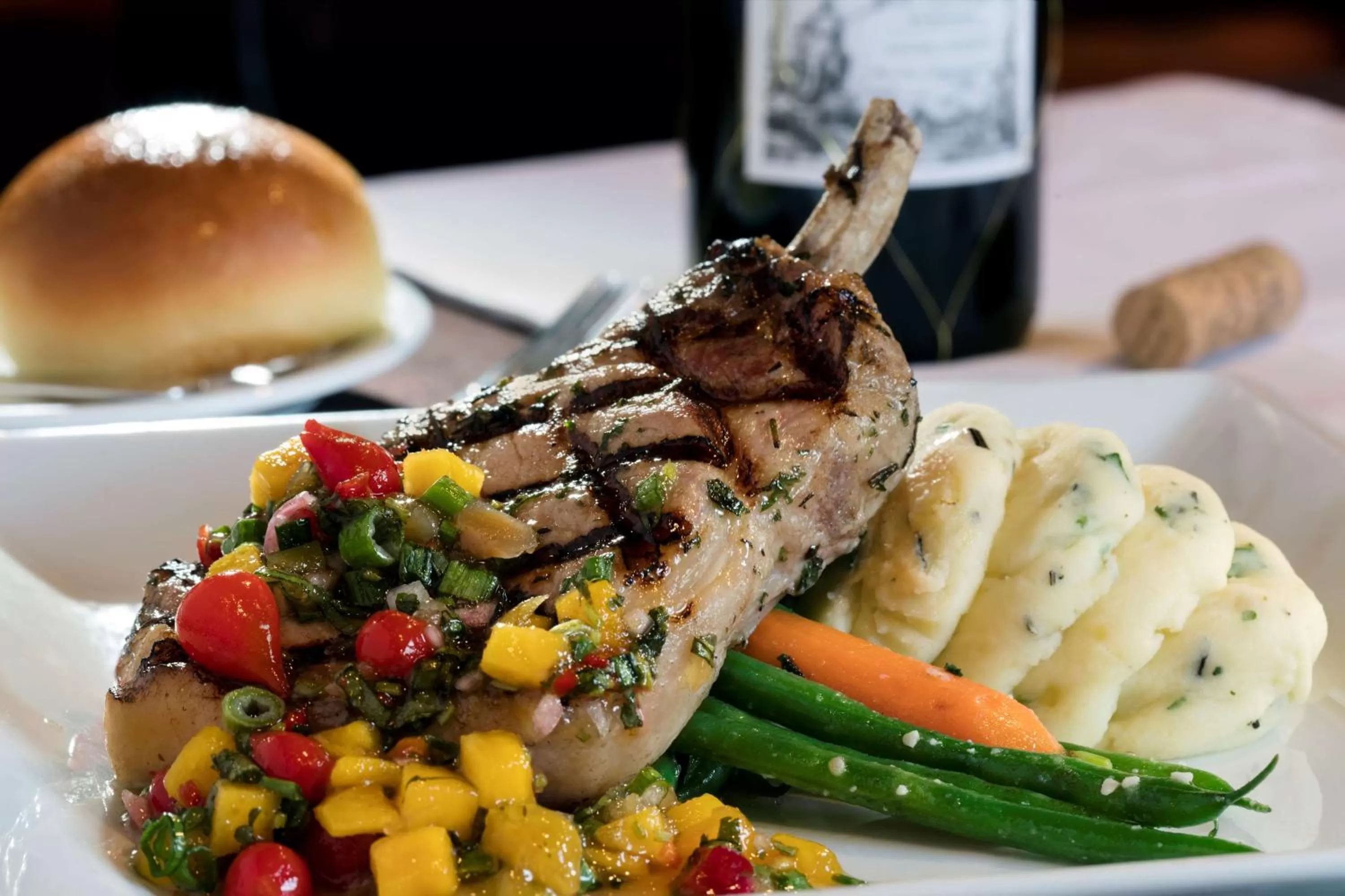 Restaurant/places to eat in DoubleTree by Hilton Hotel Miami Airport & Convention Center