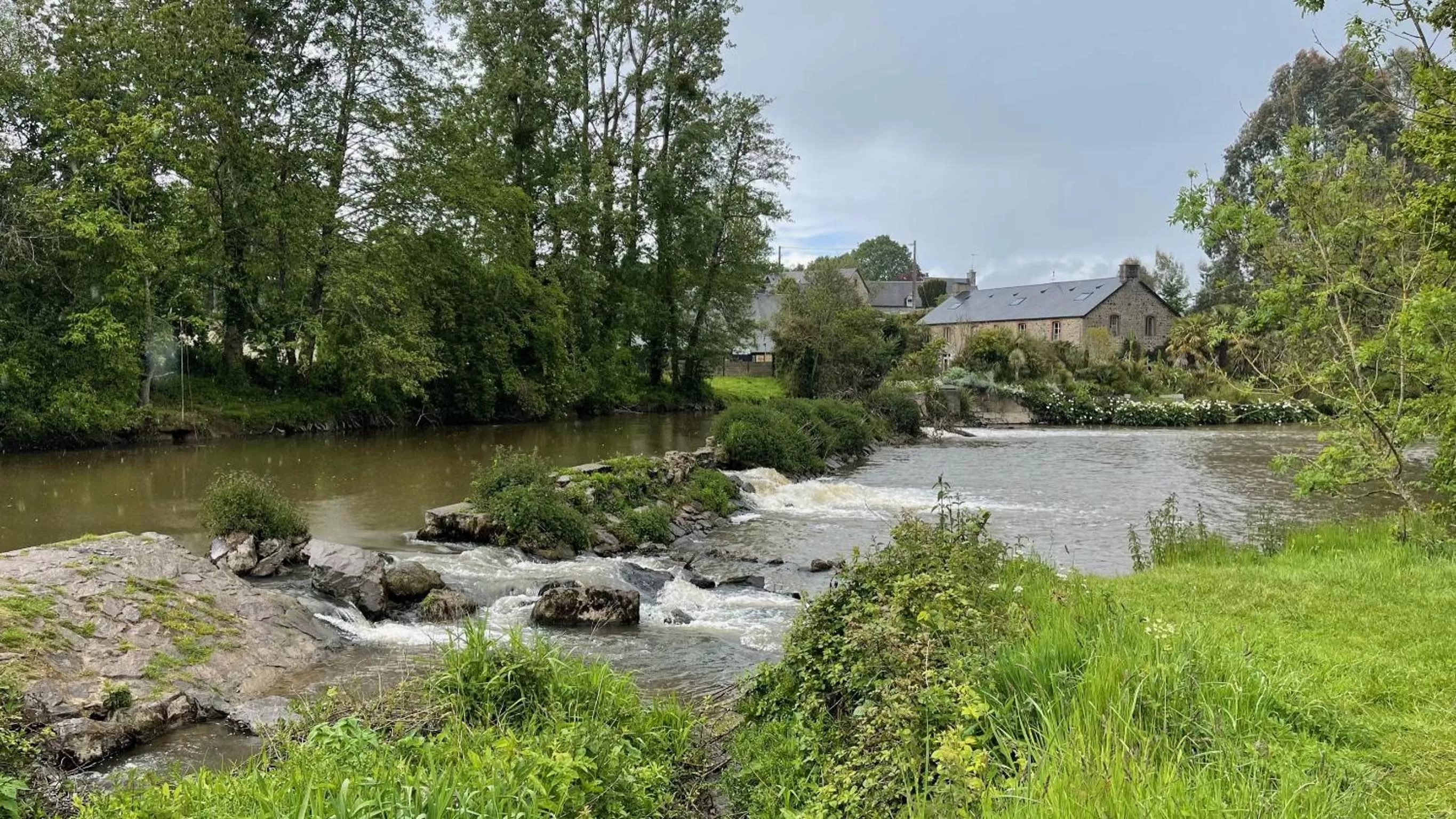 Hiking in L'Autre Rivière - Chambres d'hôtes