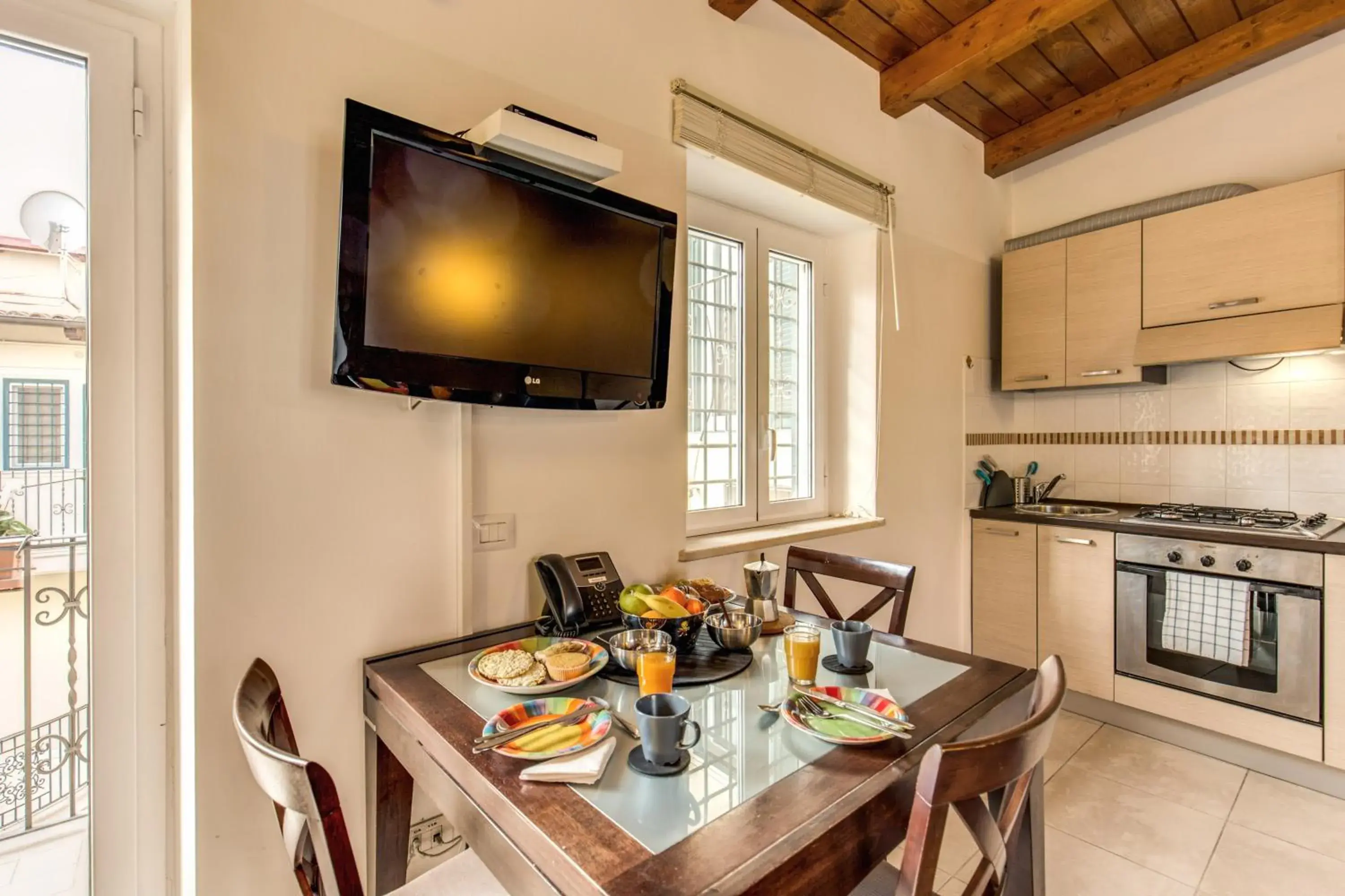 Studio with Balcony in Aurelia Vatican Apartments Studio with Balcony in Aurelia Vatican Apartments