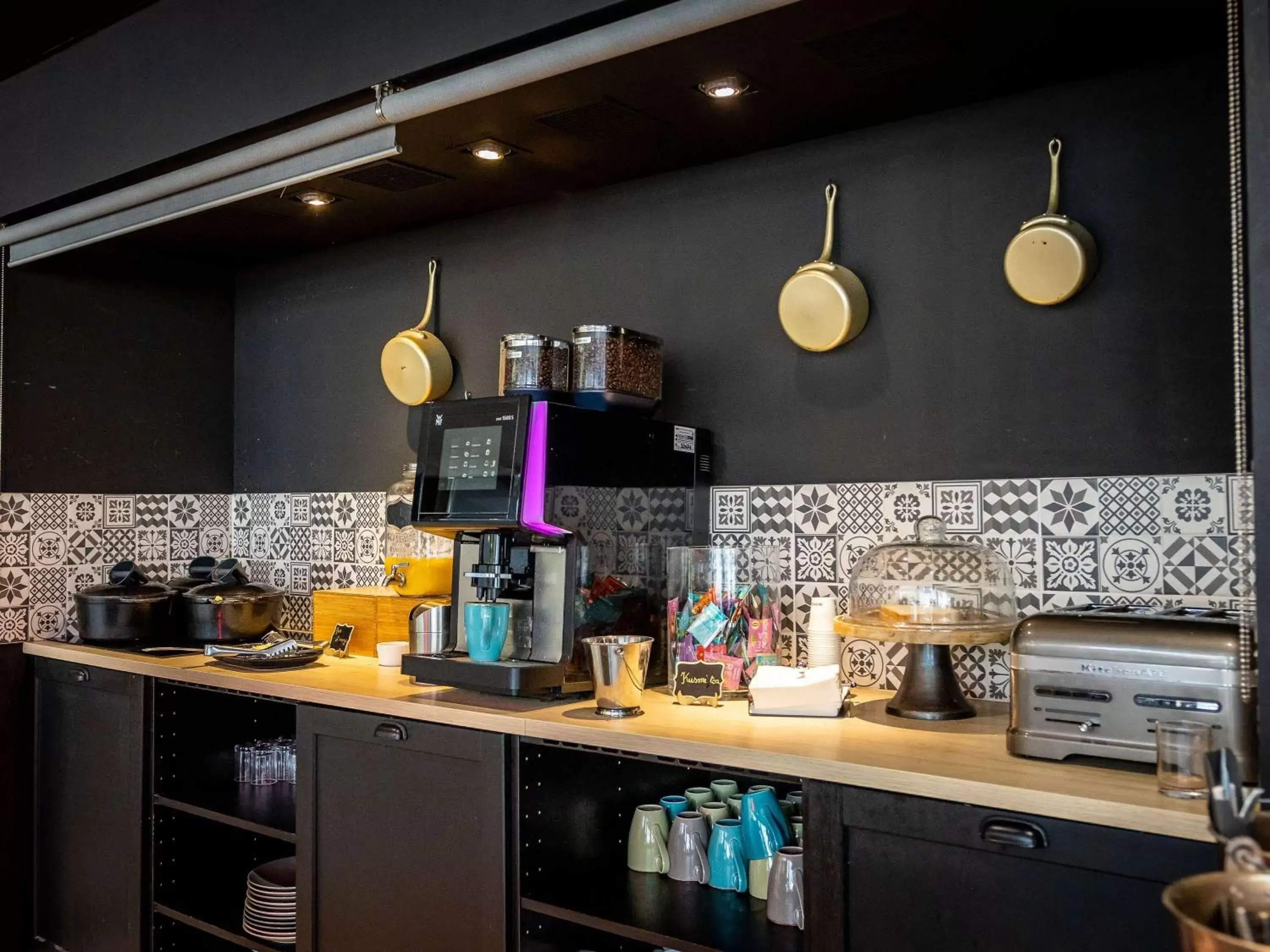 Breakfast, Kitchen/Kitchenette in Novotel Mulhouse Bâle Fribourg