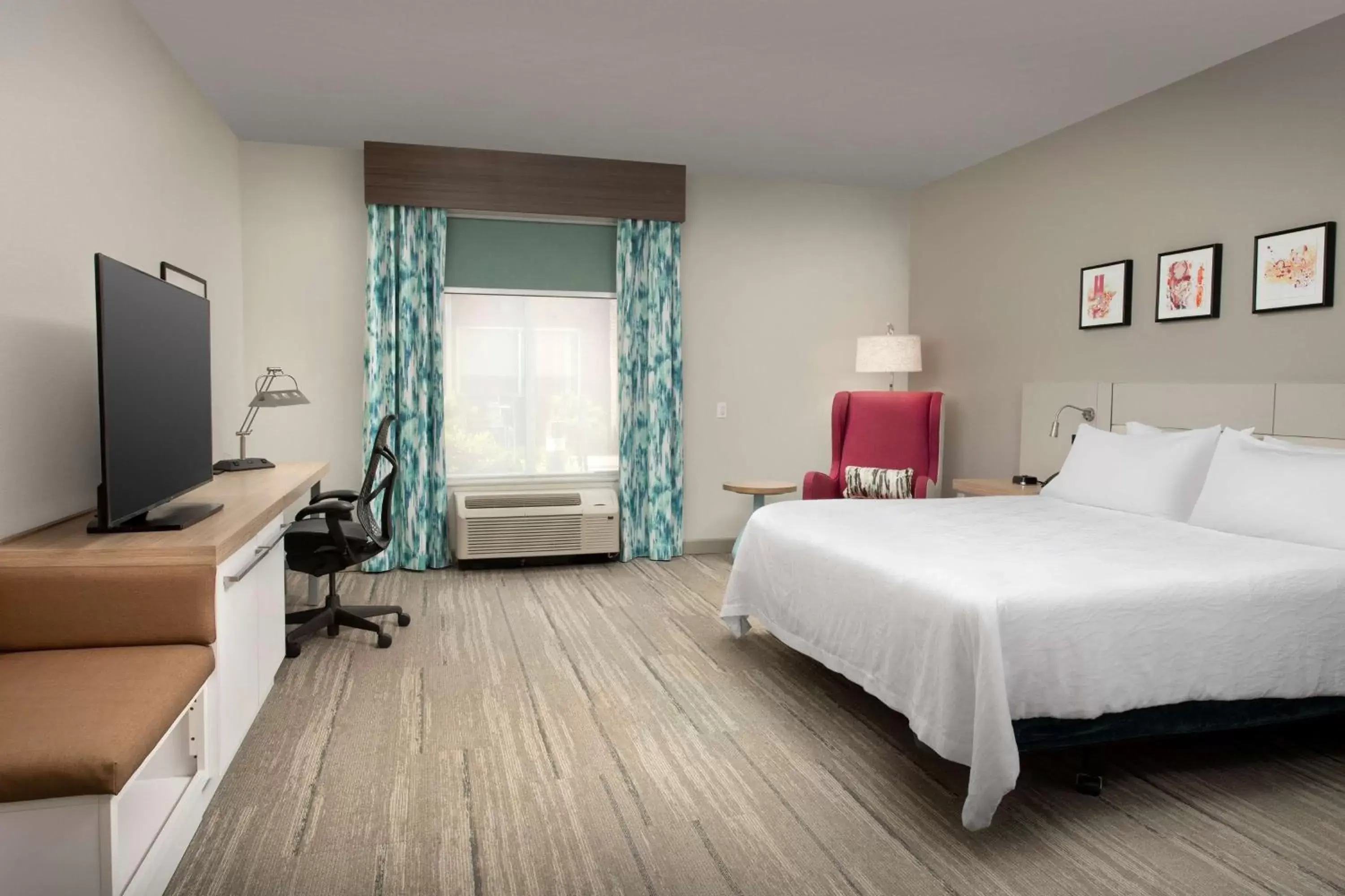 Bedroom in Hilton Garden Inn Knoxville West/Cedar Bluff