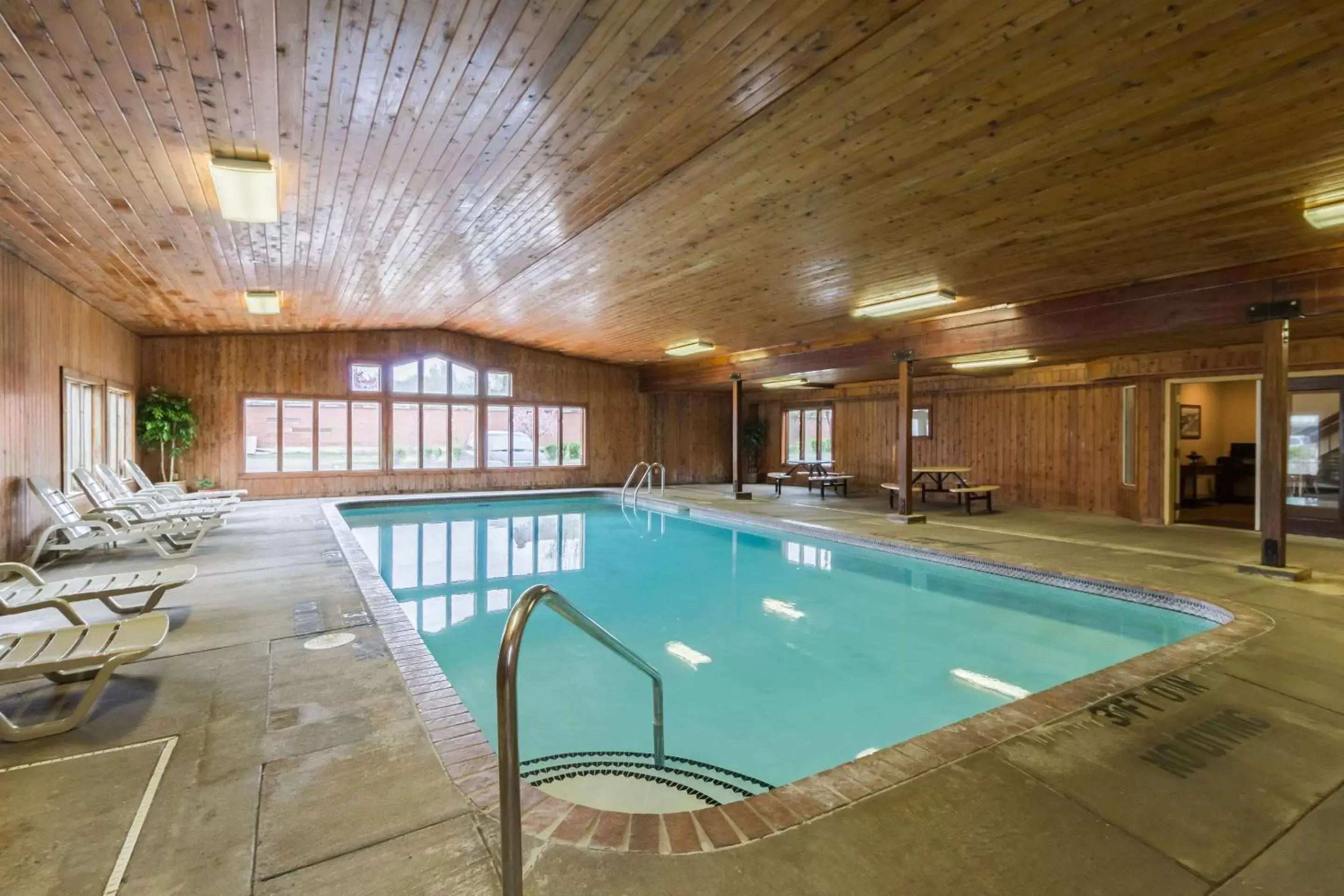 On site, Swimming Pool in Rodeway Inn Red Wing