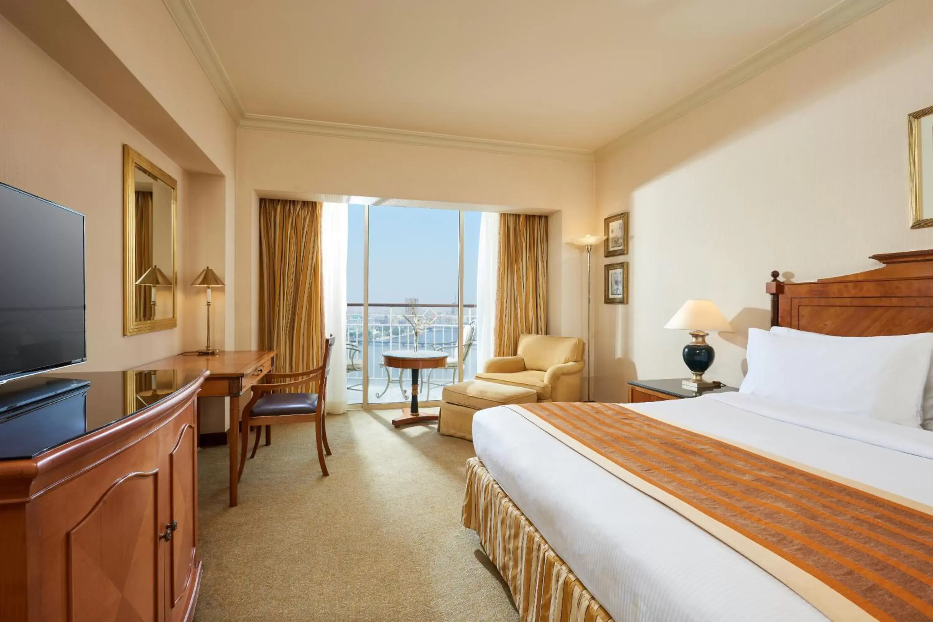 Bed in Grand Nile Tower