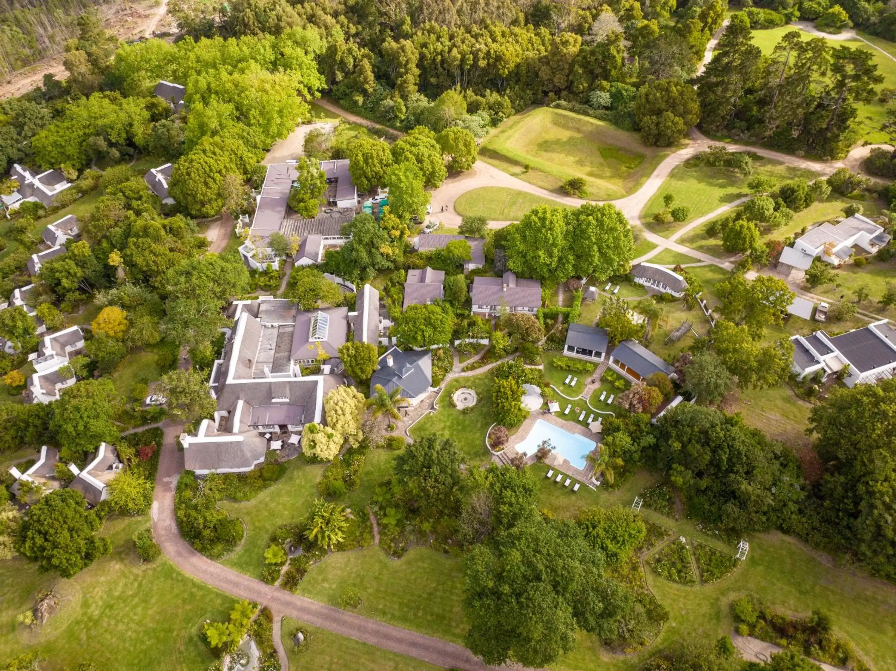 Property building, Bird's-eye View in Hunter's Country House