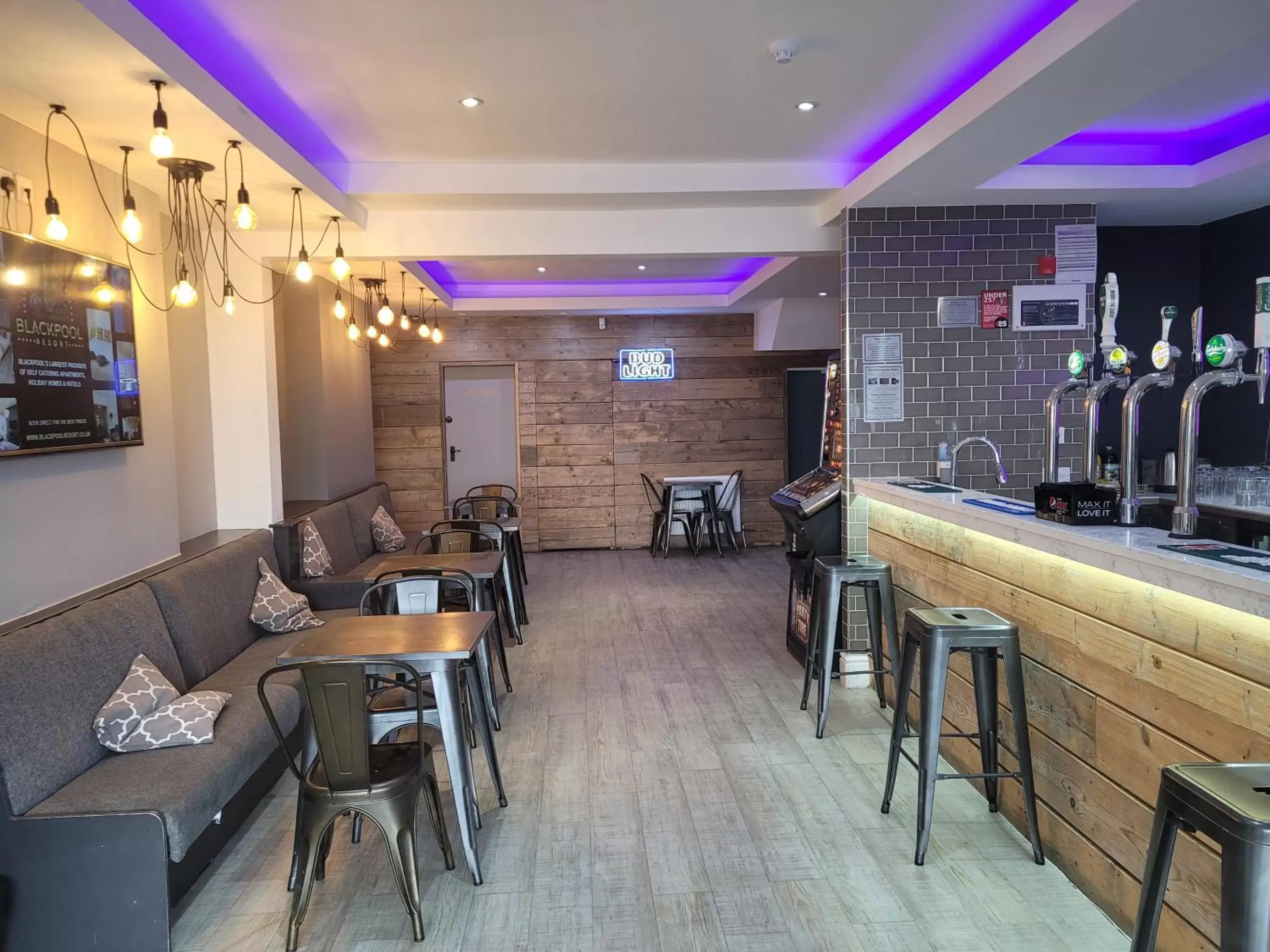 Lounge or bar, Lounge/Bar in Blackpool Resort Hotel
