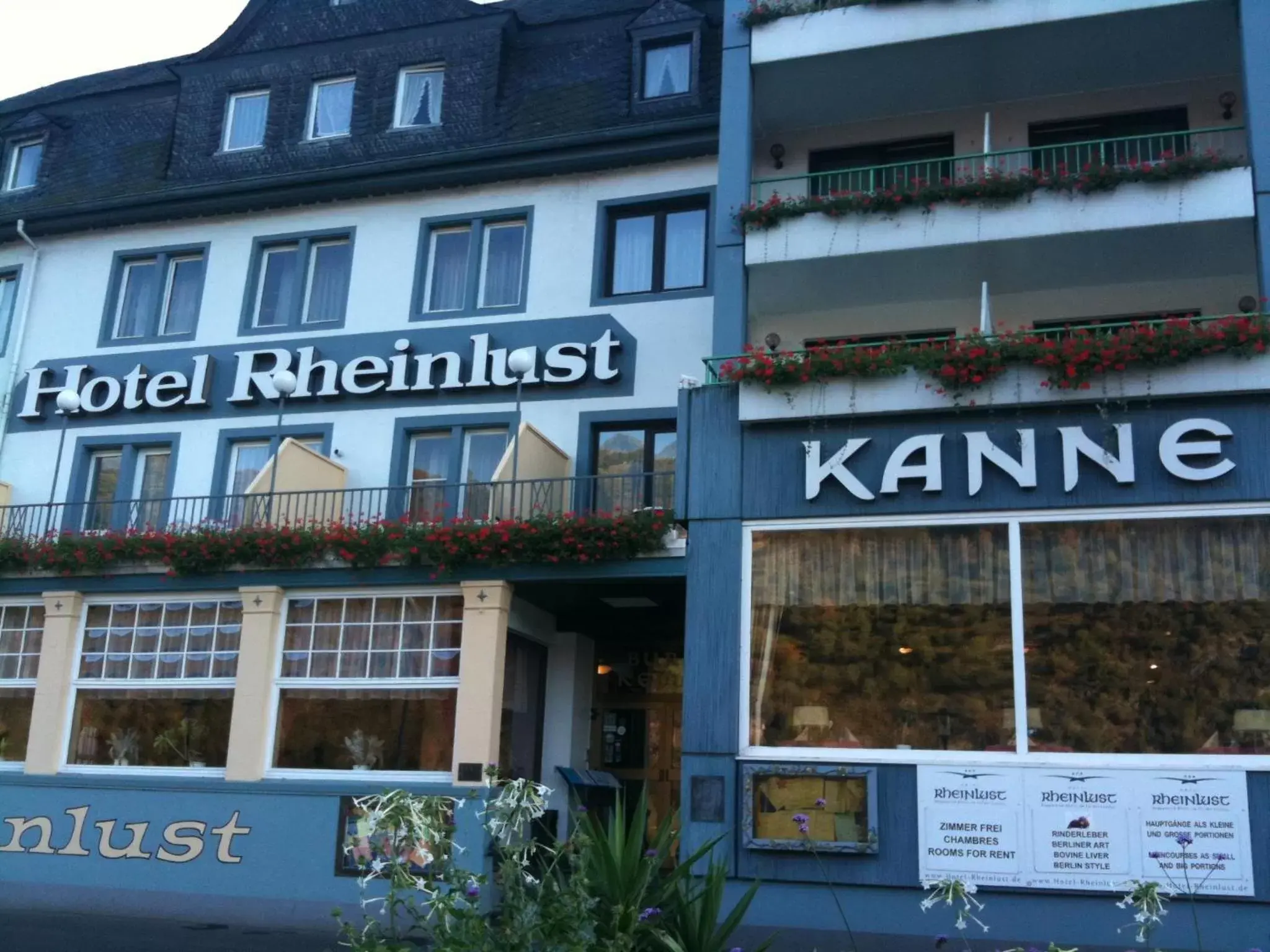 Facade/entrance, Property Building in Hotel Rheinlust