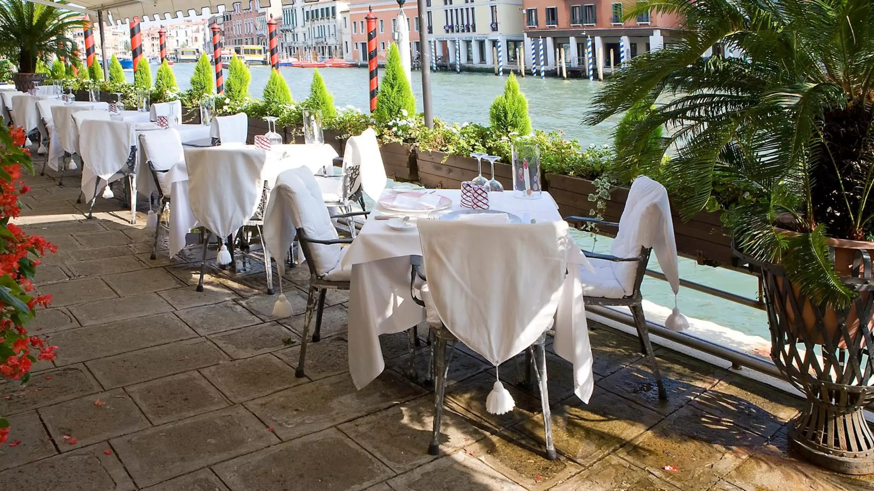 Restaurant/Places to Eat in Hotel Principe