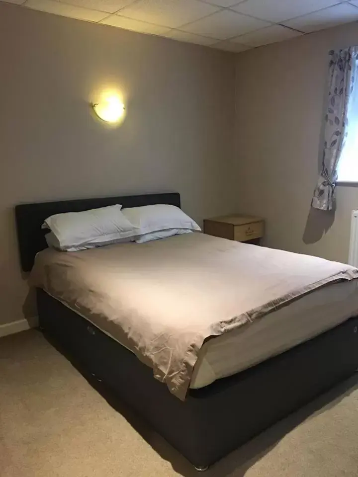 Bed in The Fitzwilliam Arms Hotel