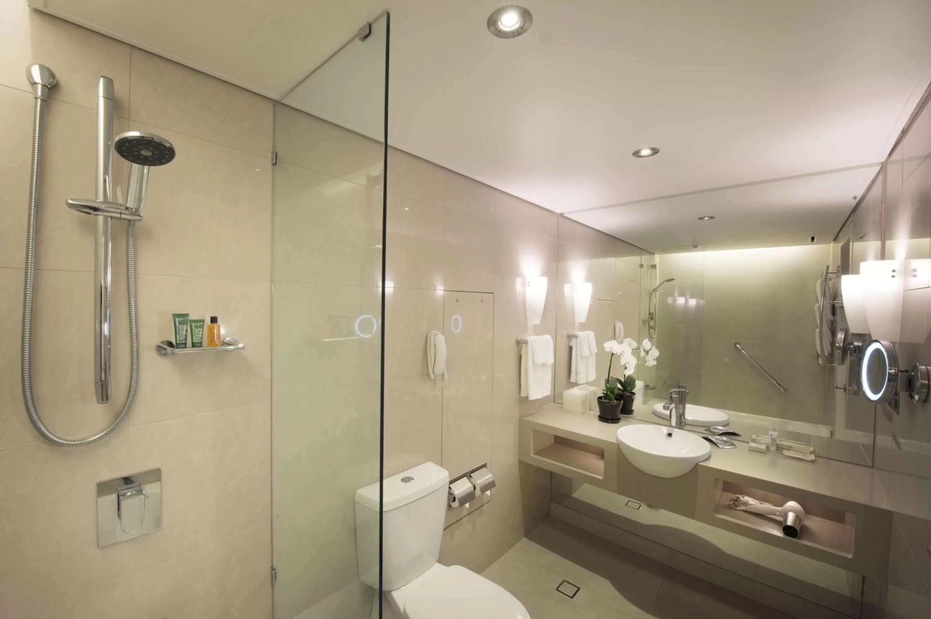 Bathroom in Hilton Cairns