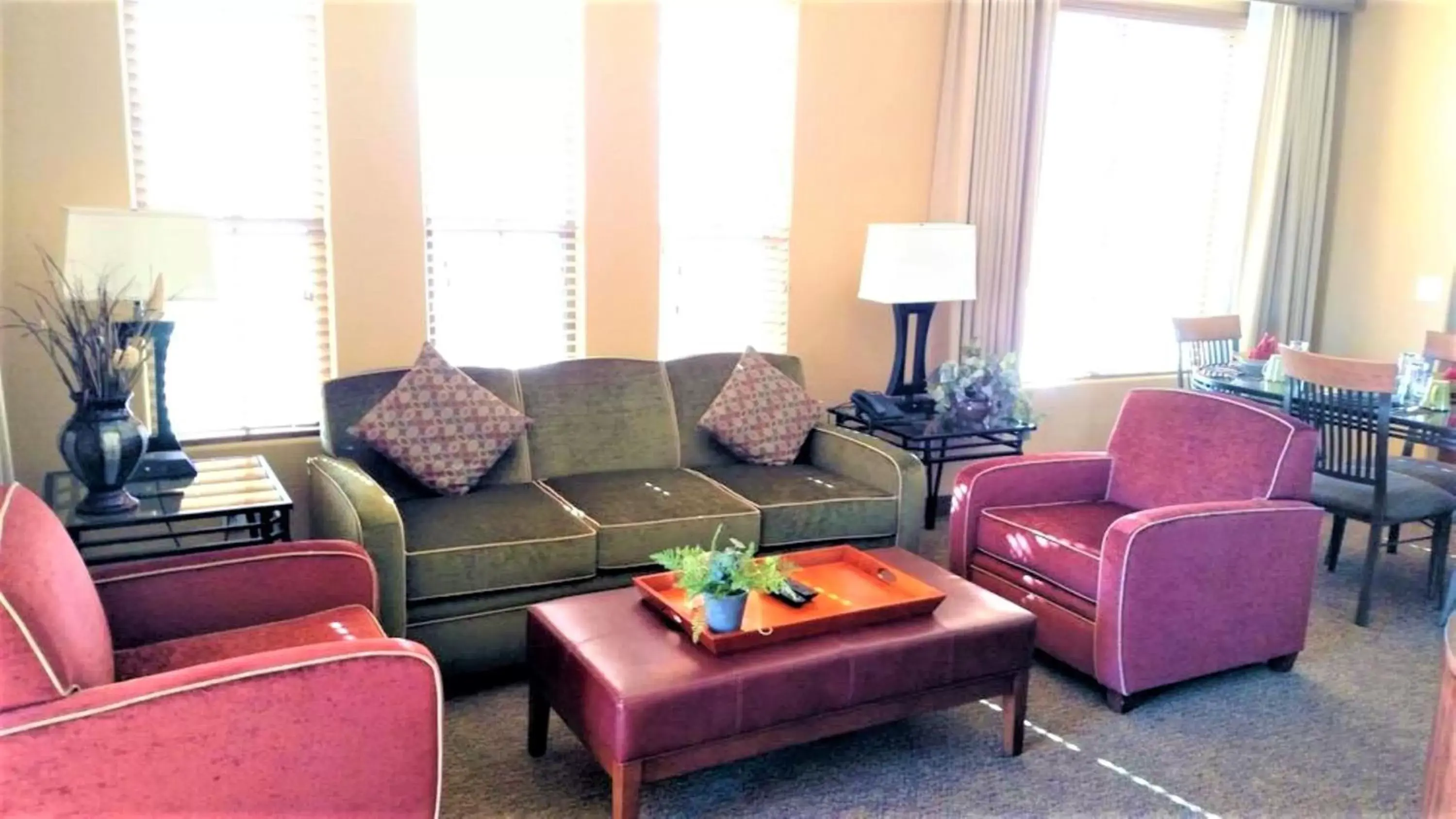 Living room, Seating Area in Highlands Resort at Verde Ridge