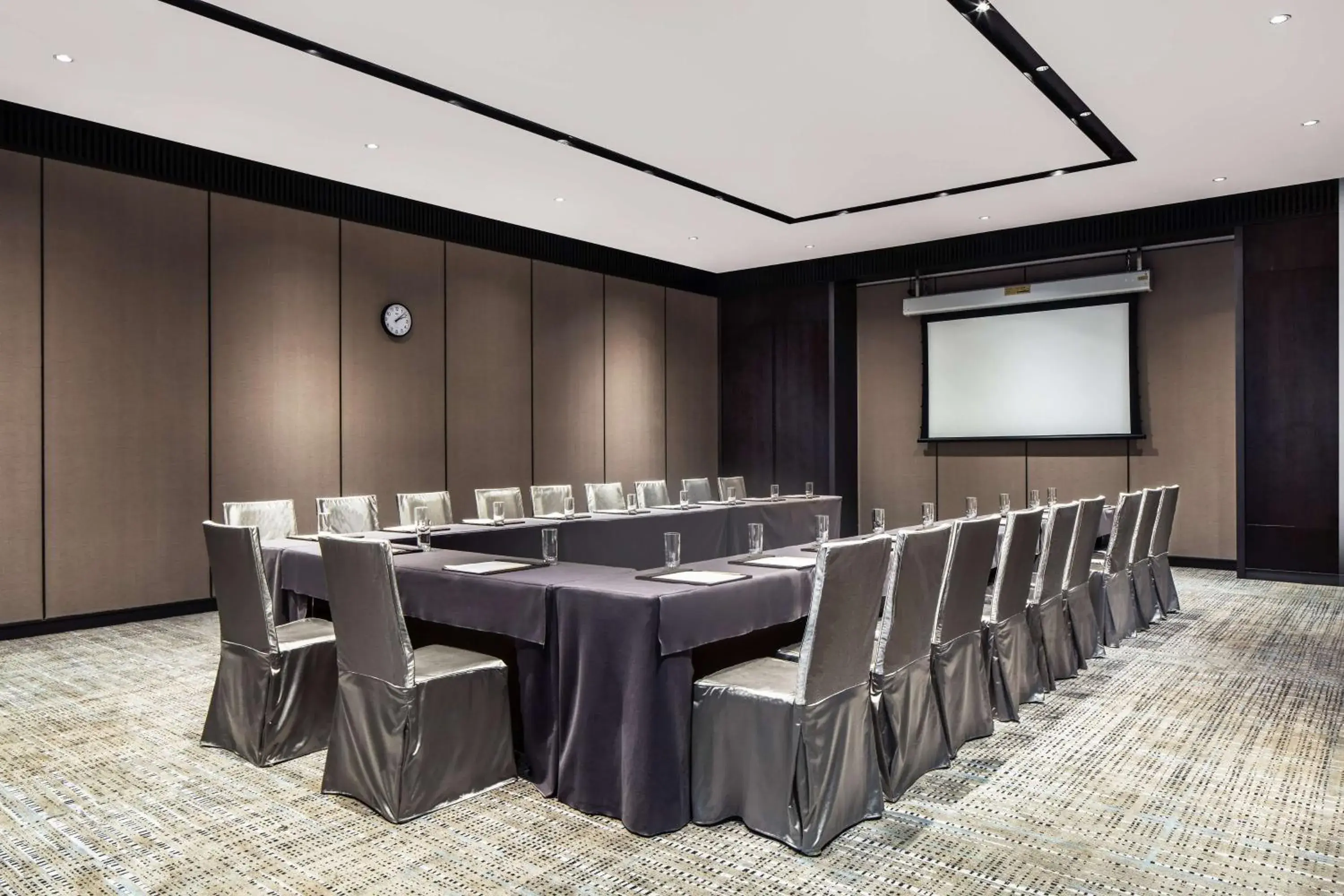 Meeting/conference room in Hilton Ningbo Dongqian Lake